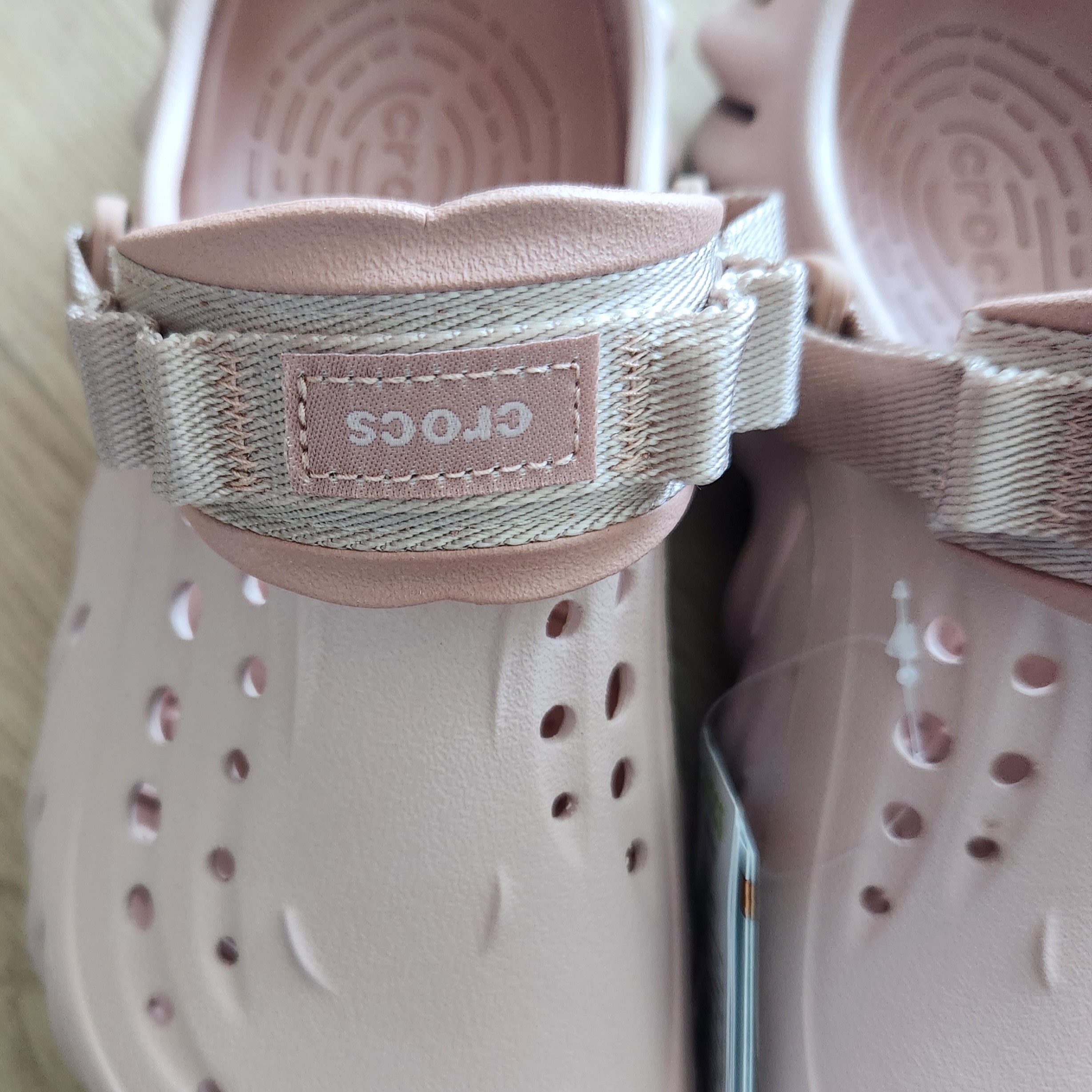 Crocs Echo Clog Pink Clay 착용 스타일