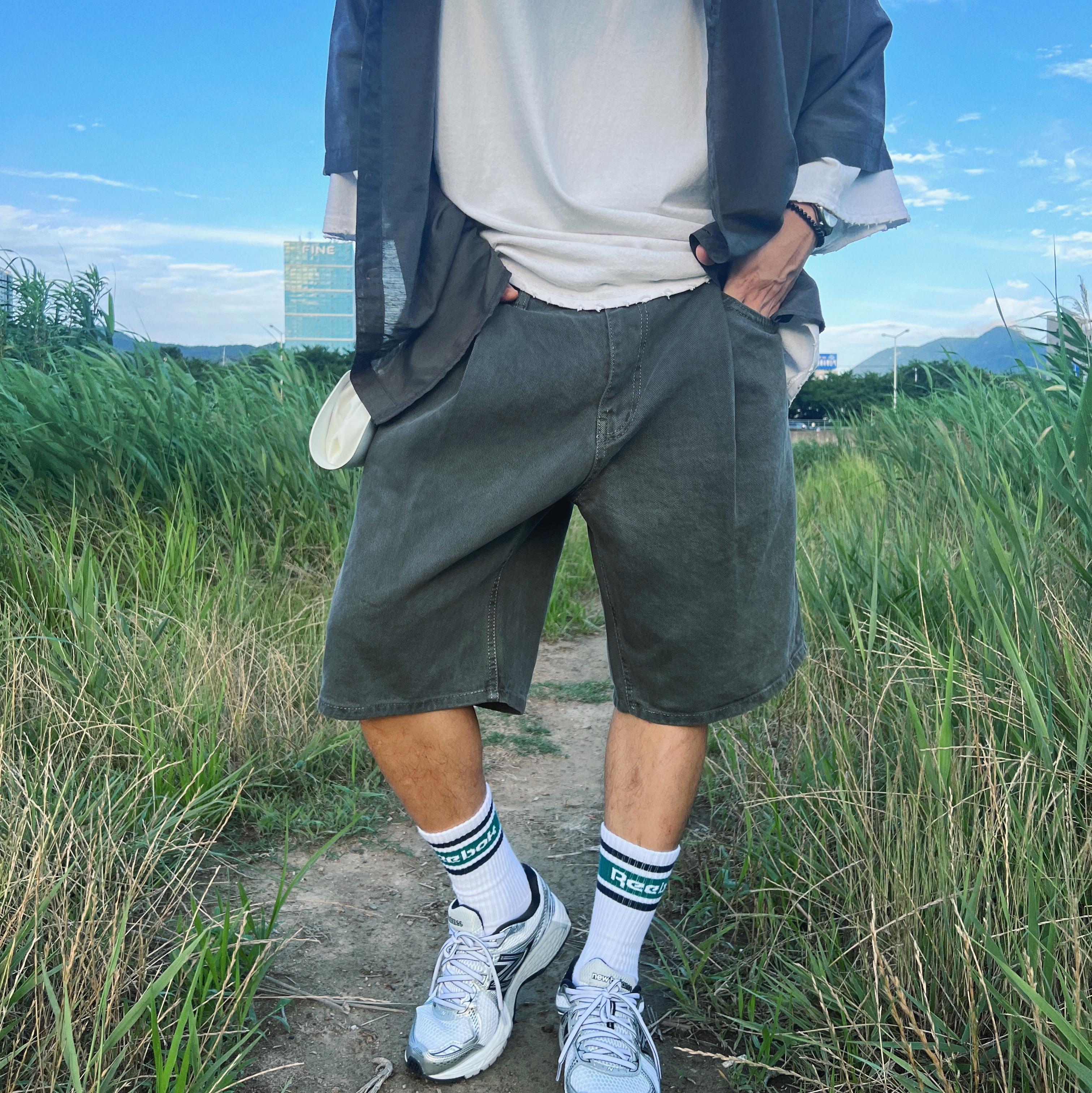 New Balance 860v2 White Black 착용 스타일 - 4