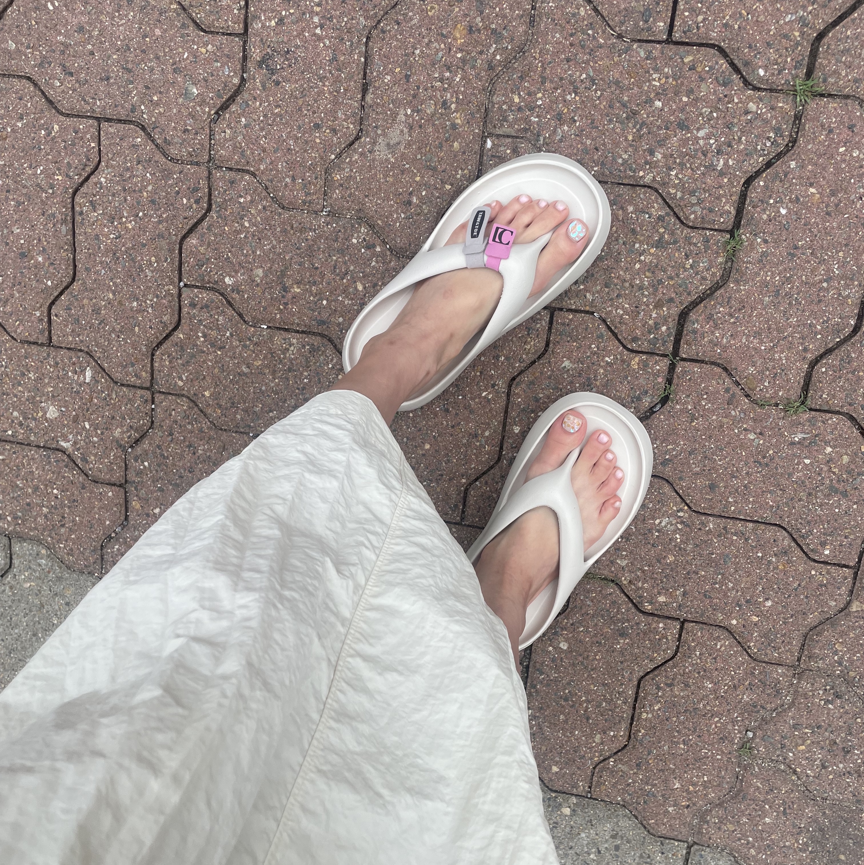 Taw&Toe x Low Classic Platform Flip Flop Cream 착용 스타일