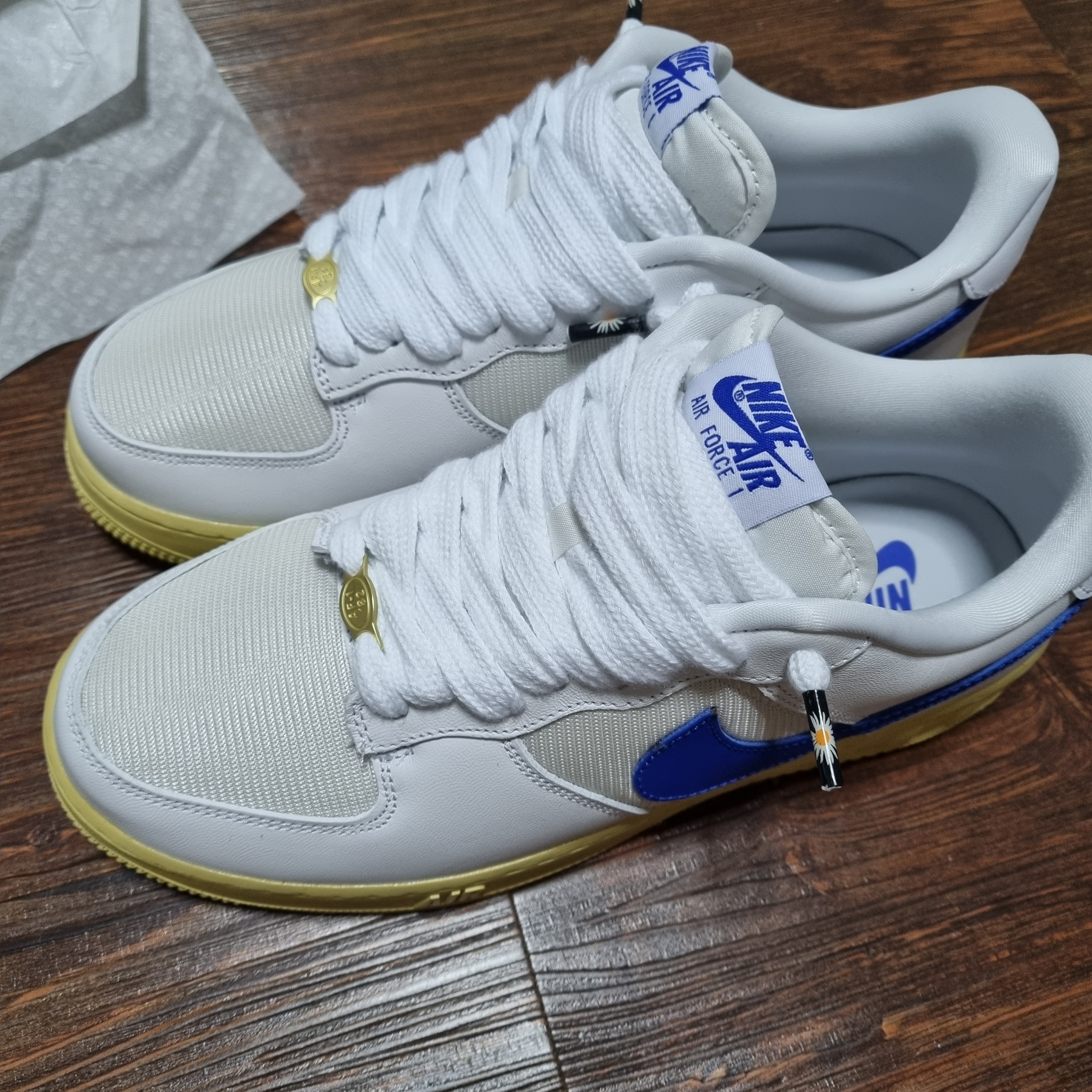 Nike Air Force 1 Low Unity White Racer Blue 착용 스타일