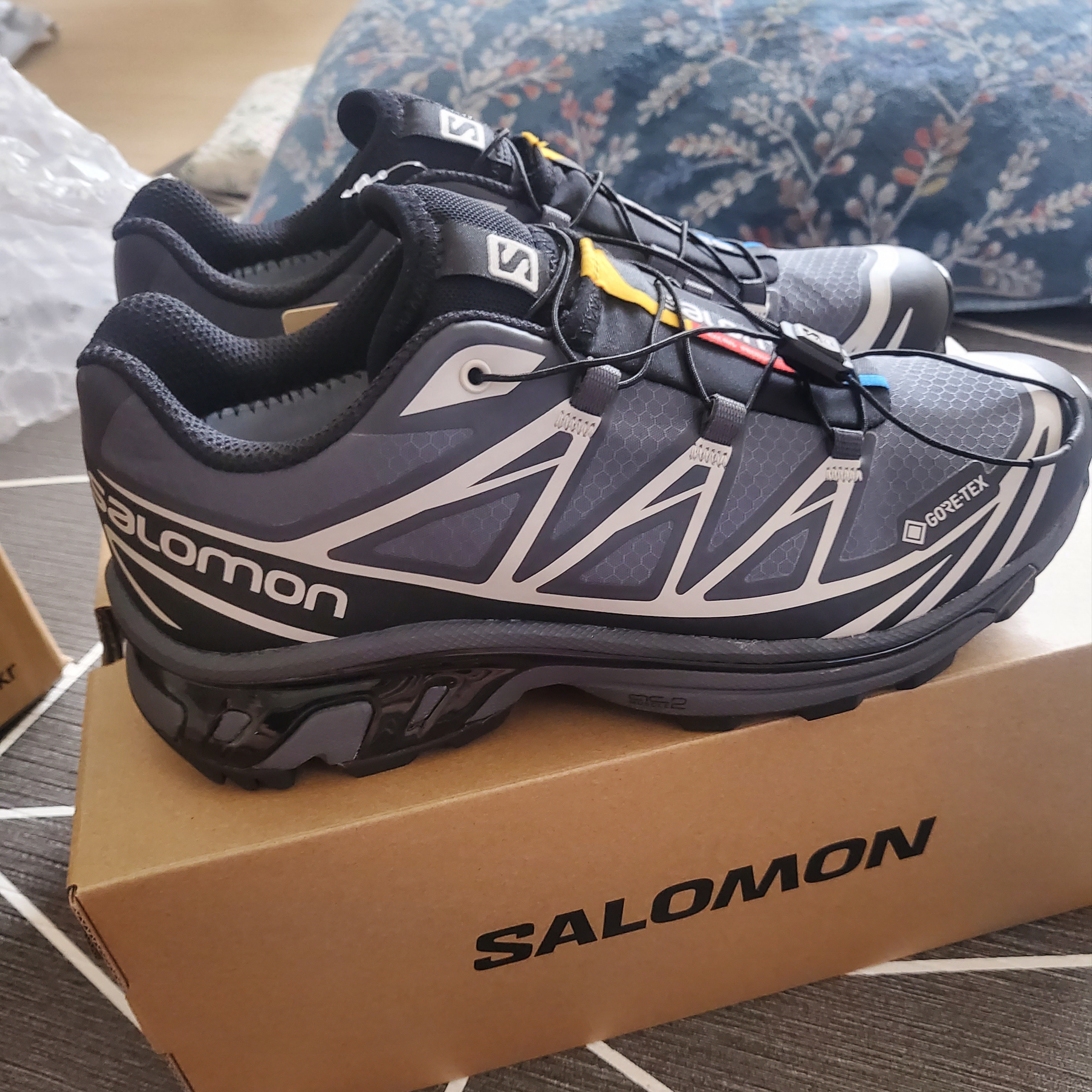 Salomon XT-6 Gore-Tex Black Ebony 착용 스타일