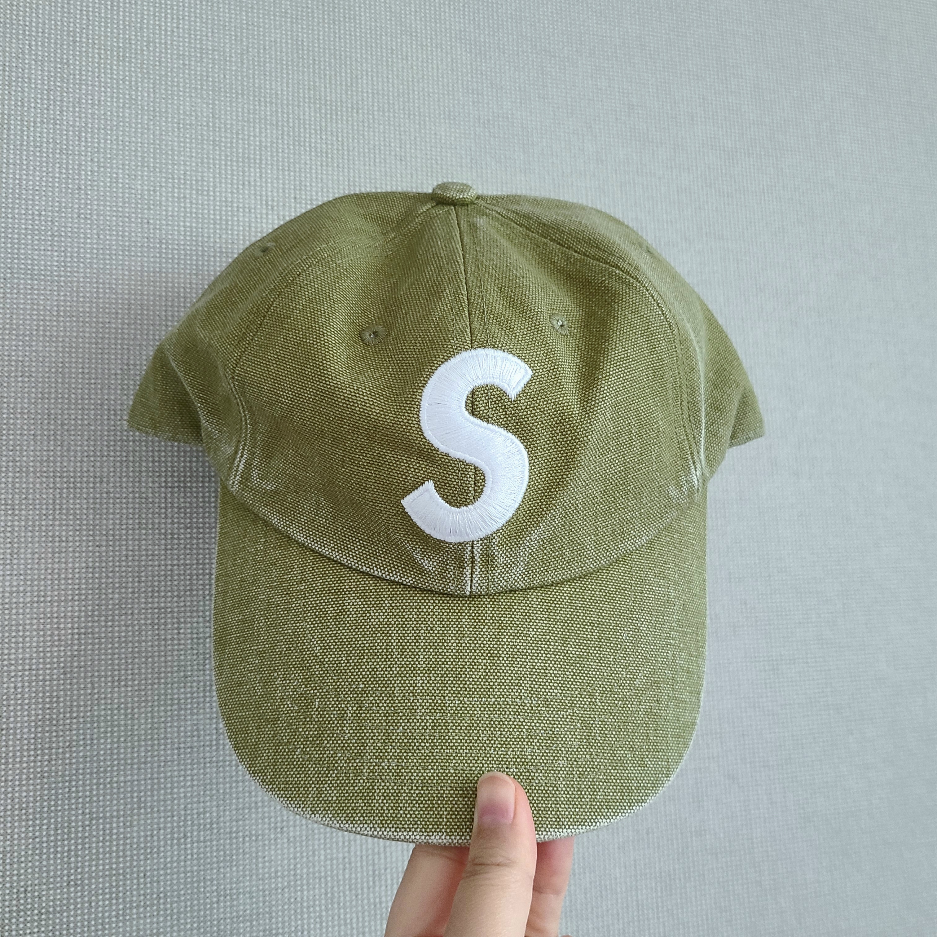 Supreme Pigment Canvas S Logo 6-Panel Olive - 23SS 착용 스타일 - 1