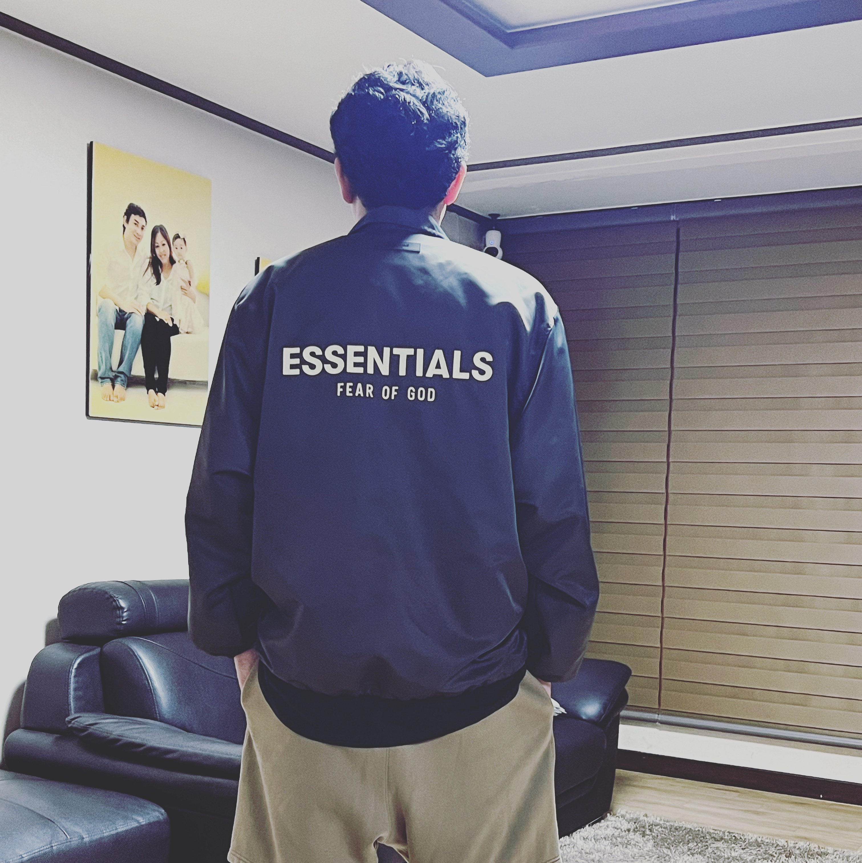 Essentials Coaches Jacket Iron - 22SS 착용 스타일