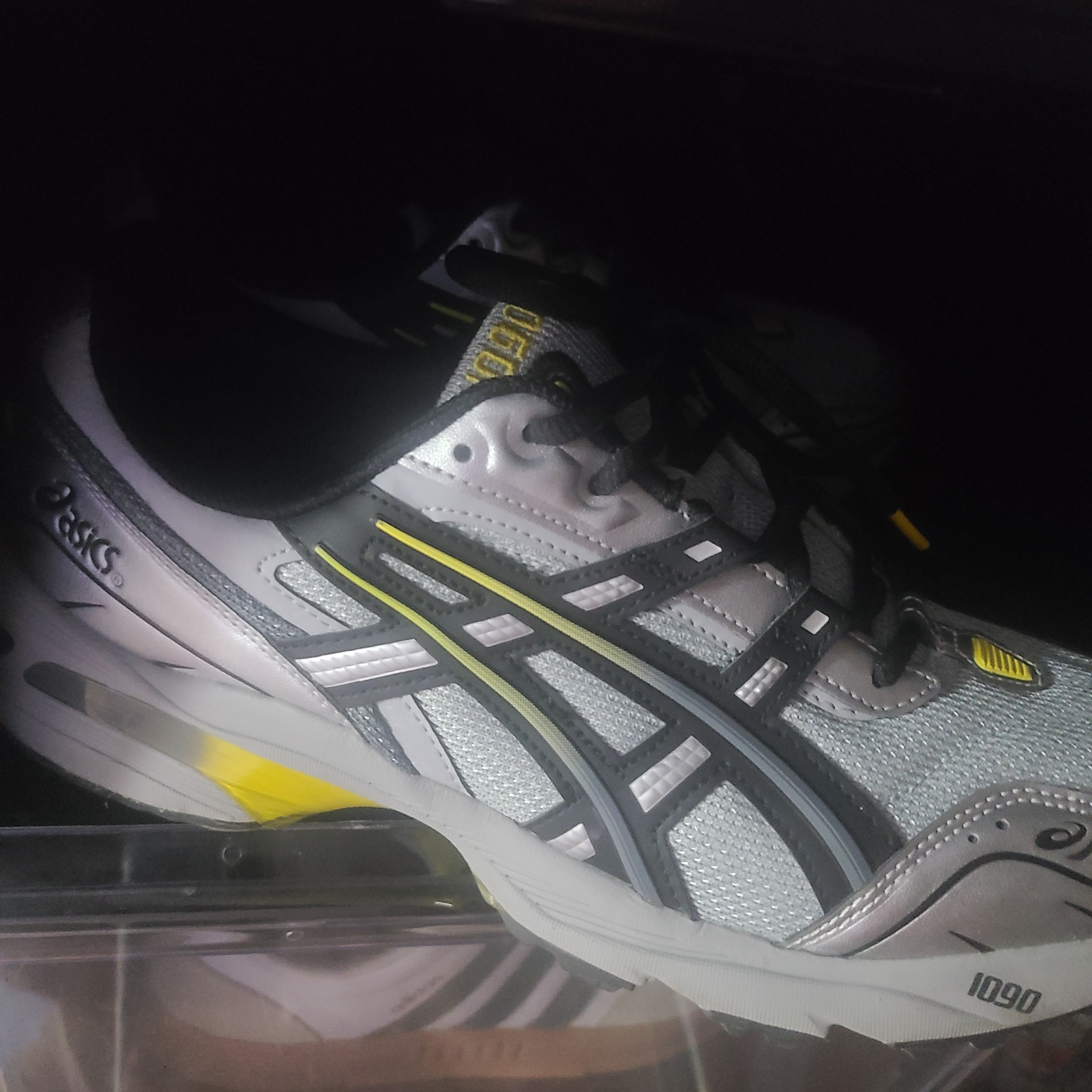 Asics Gel-1090 Mid Grey Black 착용 스타일