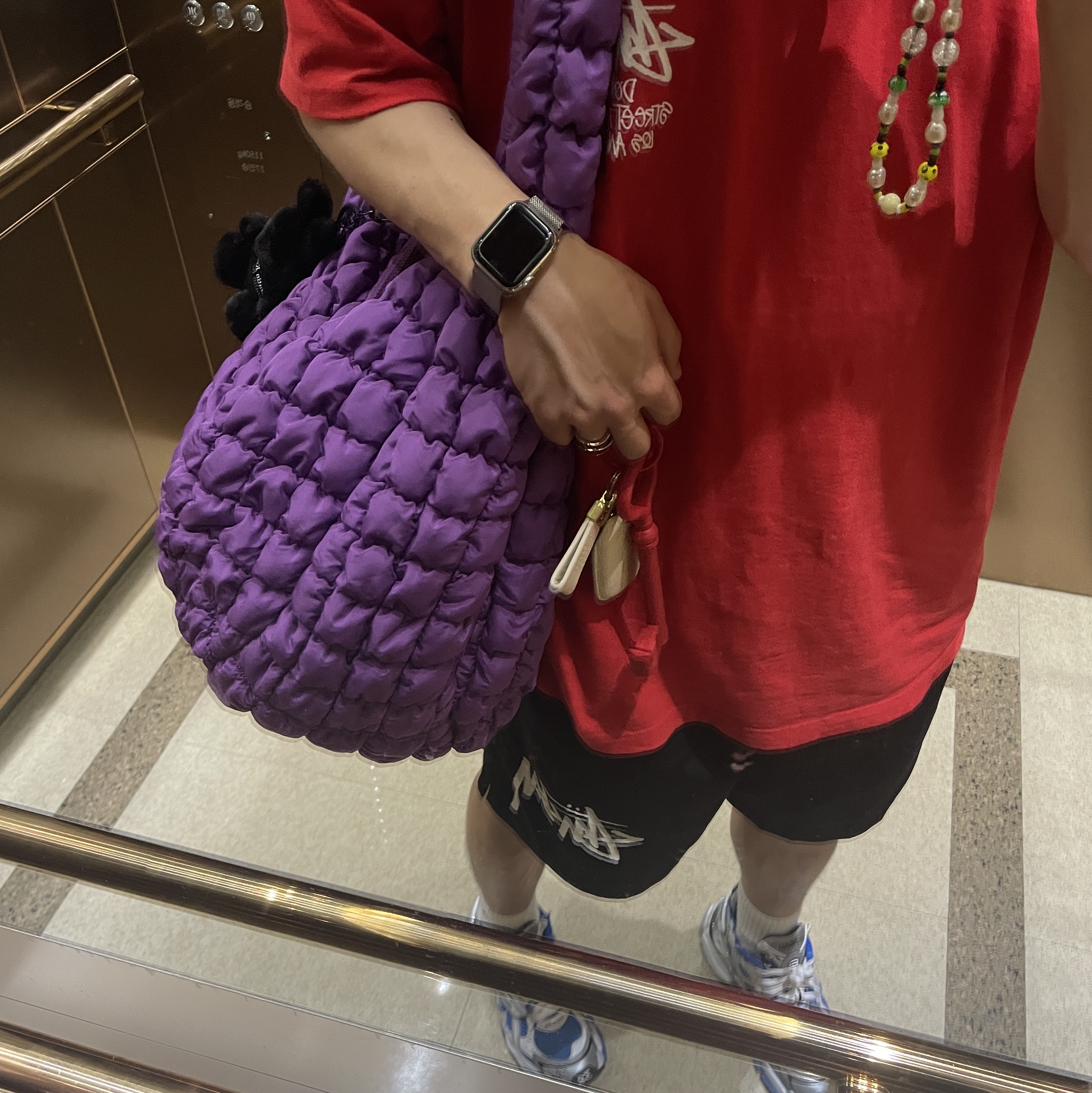 Stussy Stock DSM Los Angeles T-Shirt Red, (W) Balenciaga Runner Sneakers Blue White 착용 스타일