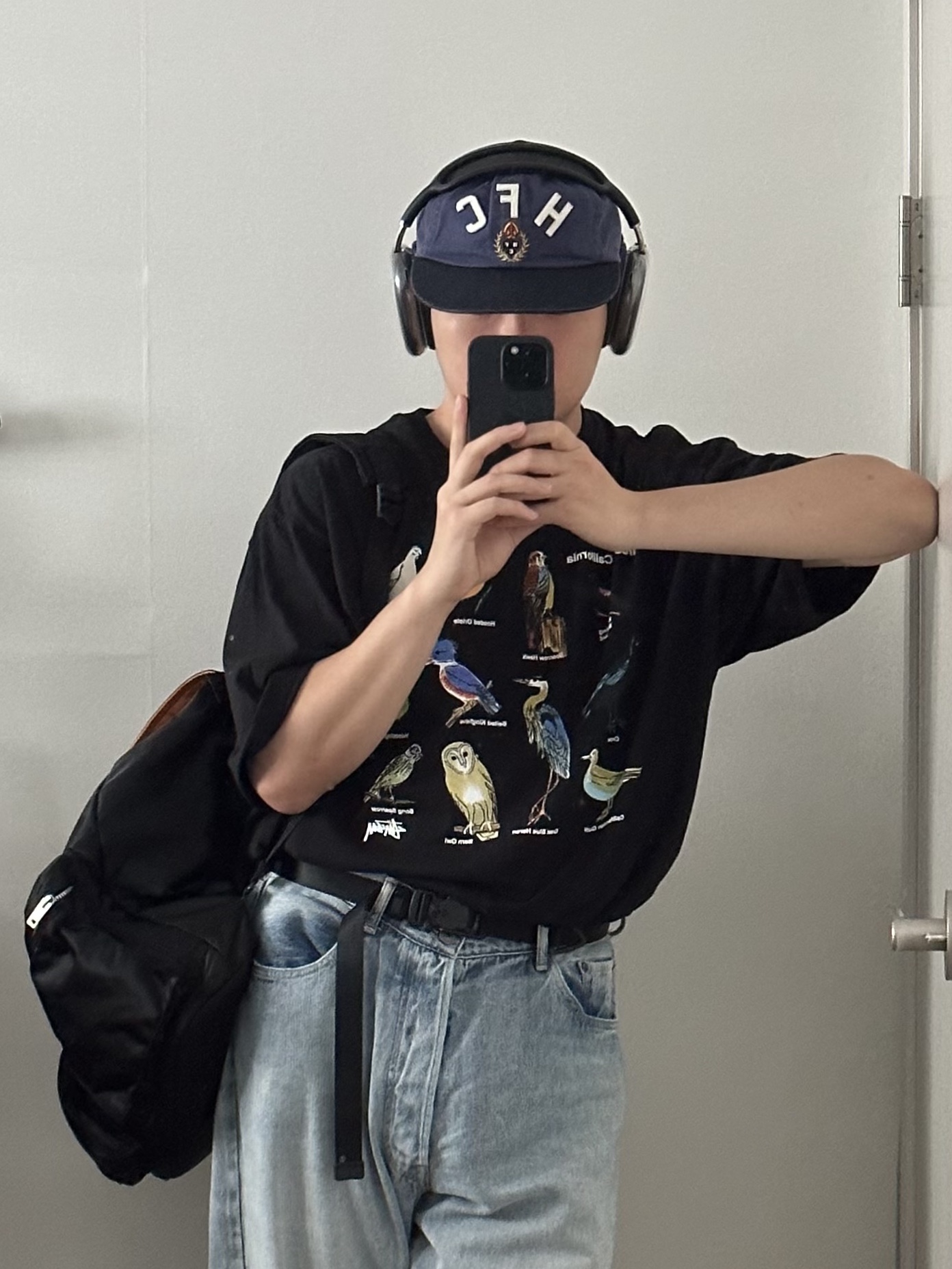 Stussy California Birds T-Shirt Black 착용 스타일 - 2