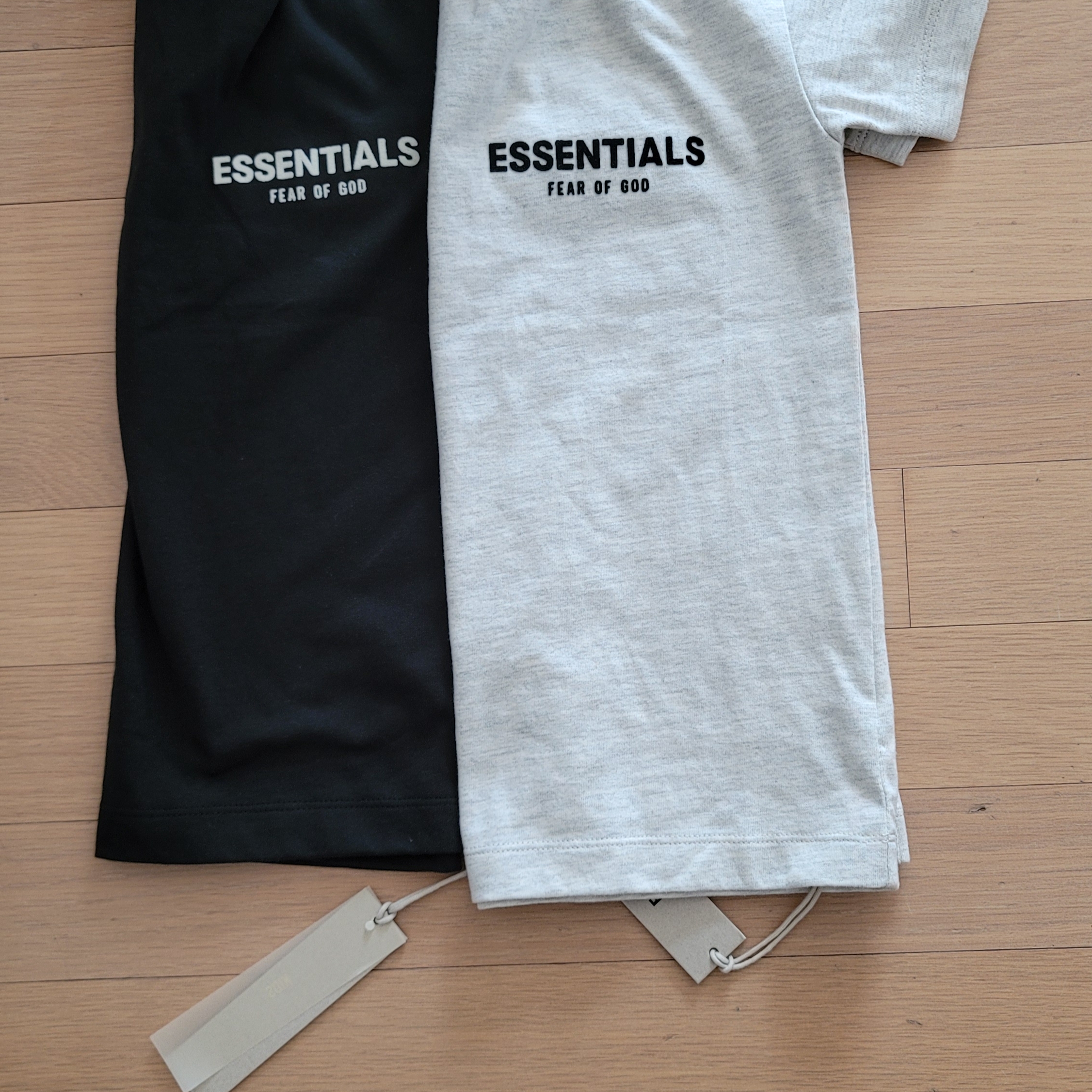 (Kids) Essentials The Core Collection T-Shirt Light Oatmeal, (Kids) Essentials The Core Collection T-Shirt Stretch Limo 착용 스타일 - 3