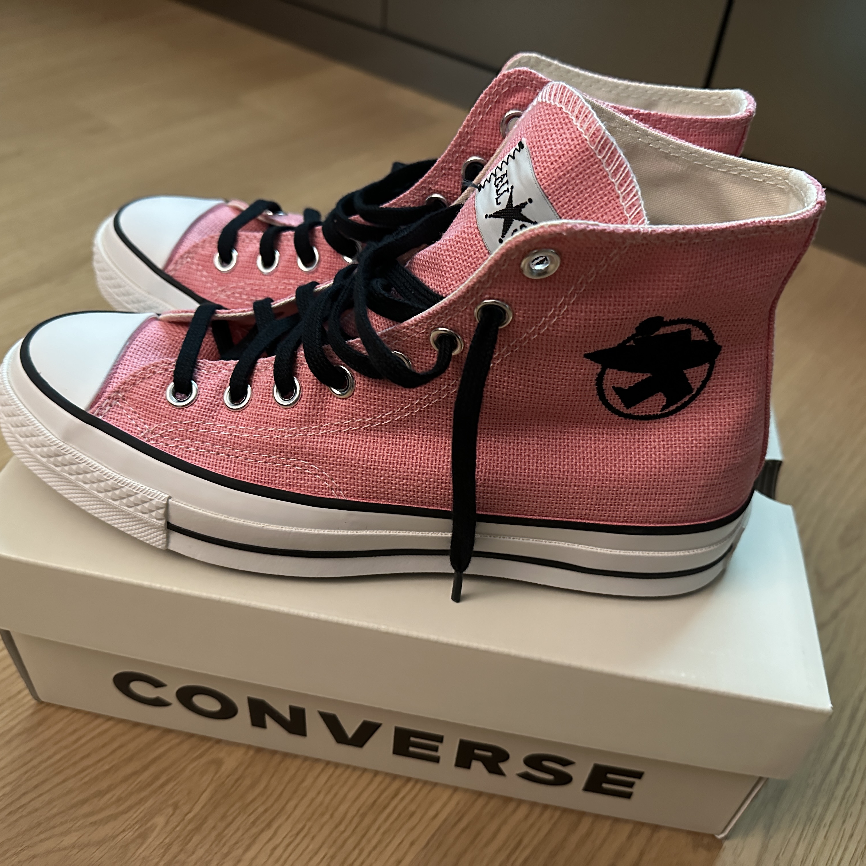 Converse x Stussy Chuck 70 High Plumeria 착용 스타일 - 2