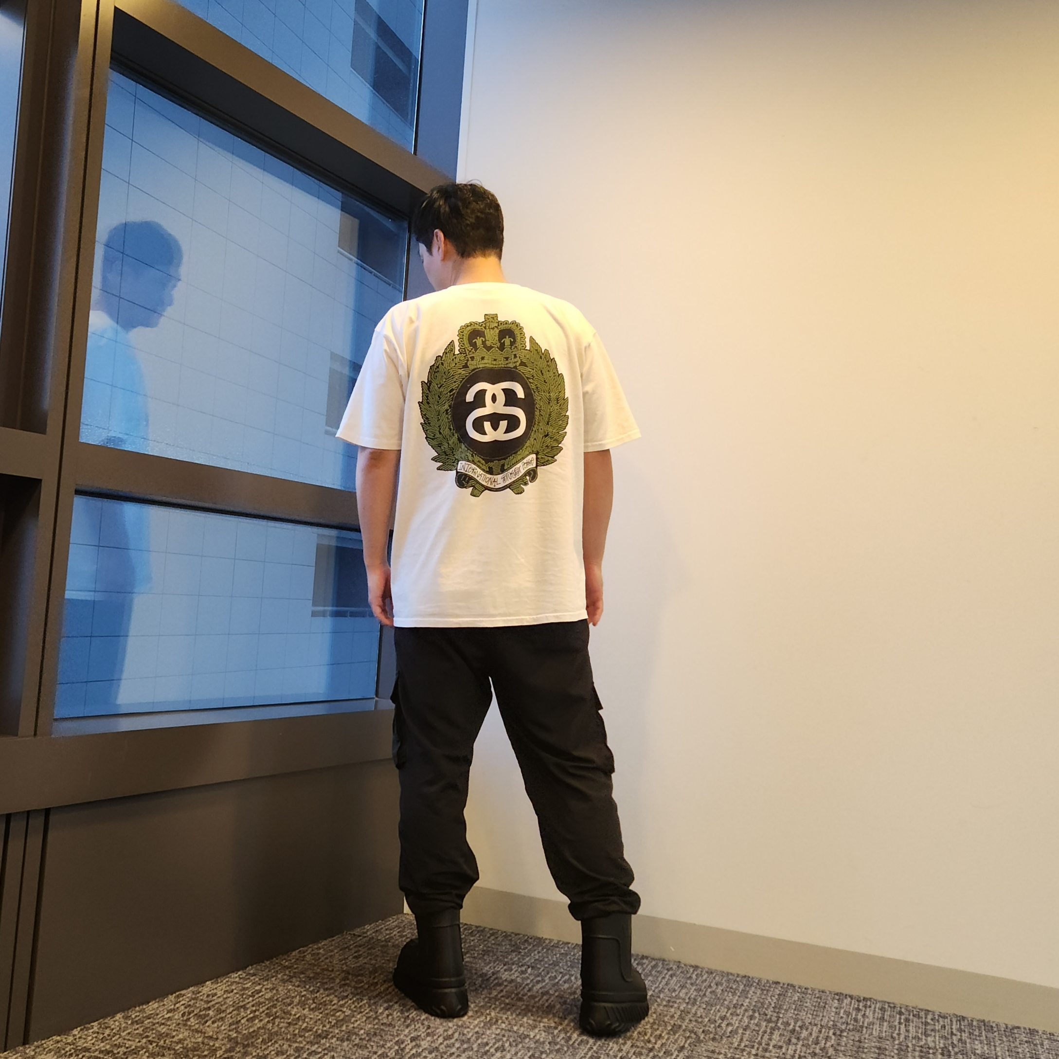 Stussy Crown Wreath Pigment Dyed T-Shirt Natural, (W) Adidas Adifom Superstar Boot Black 착용 스타일 - 1