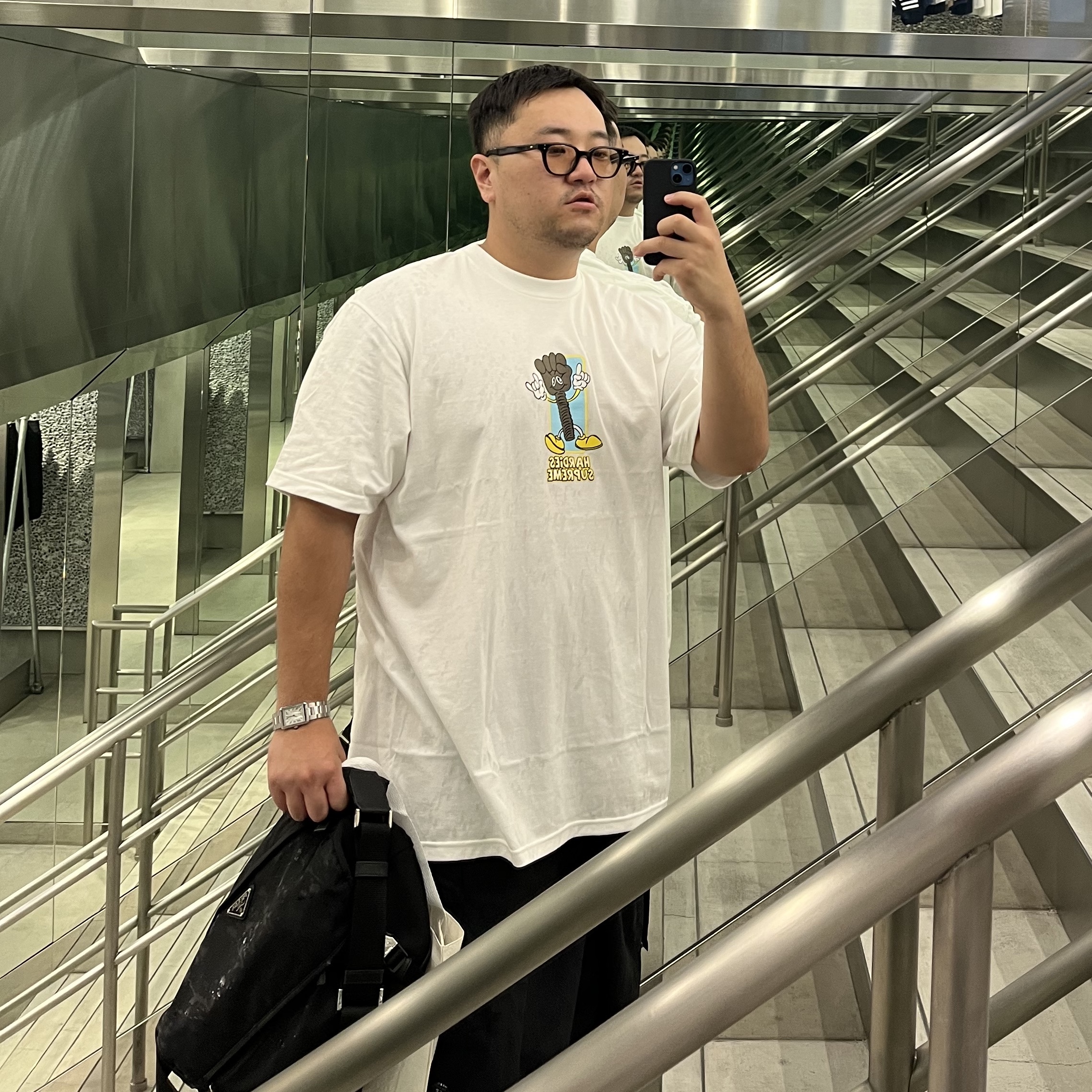 Cartier Tank Must Watch Large SolarBeat Steel Strap without Animal Materials Black, Supreme x Hardies Bolt T-Shirt White - 23SS 착용 스타일
