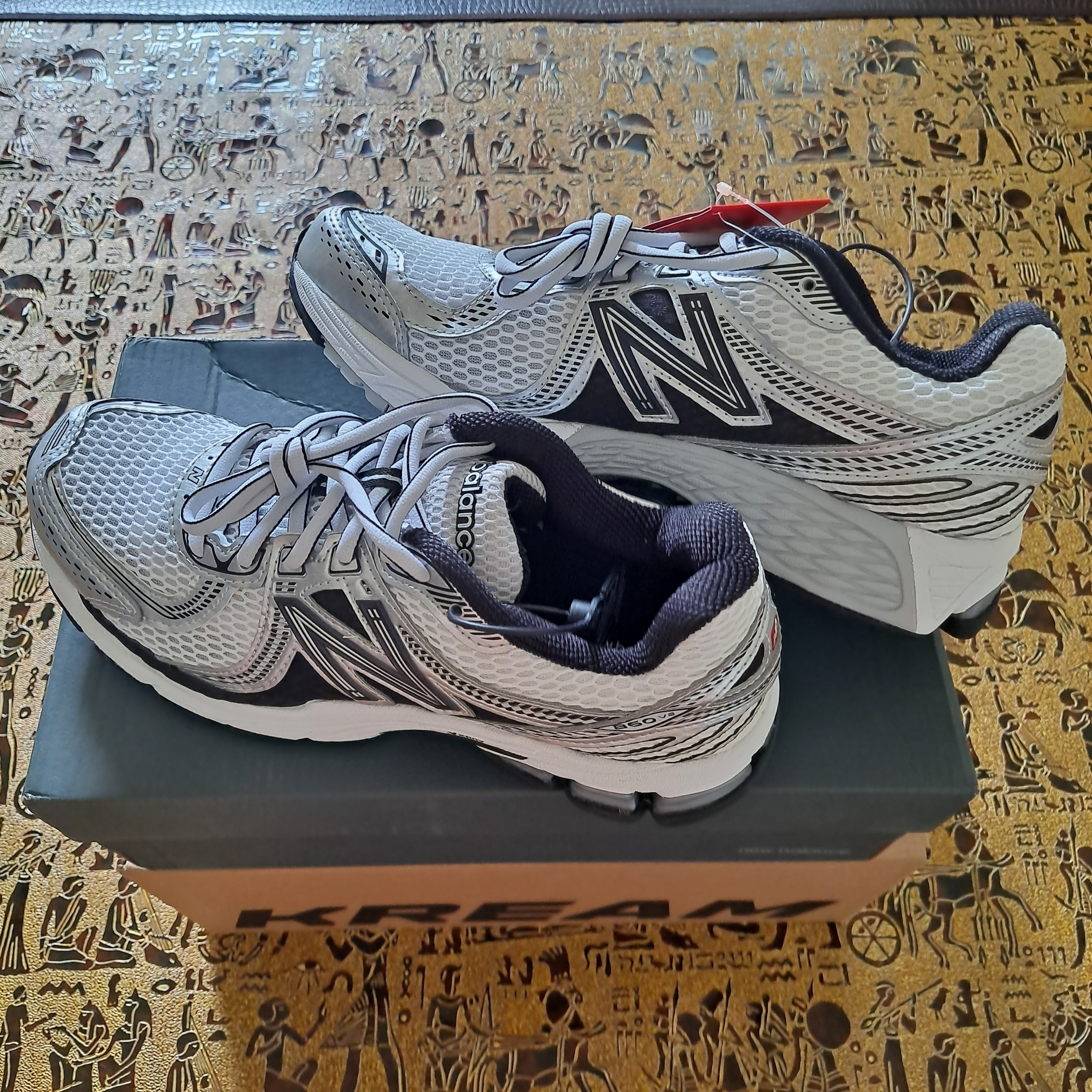 New Balance 860v2 White Black 착용 스타일