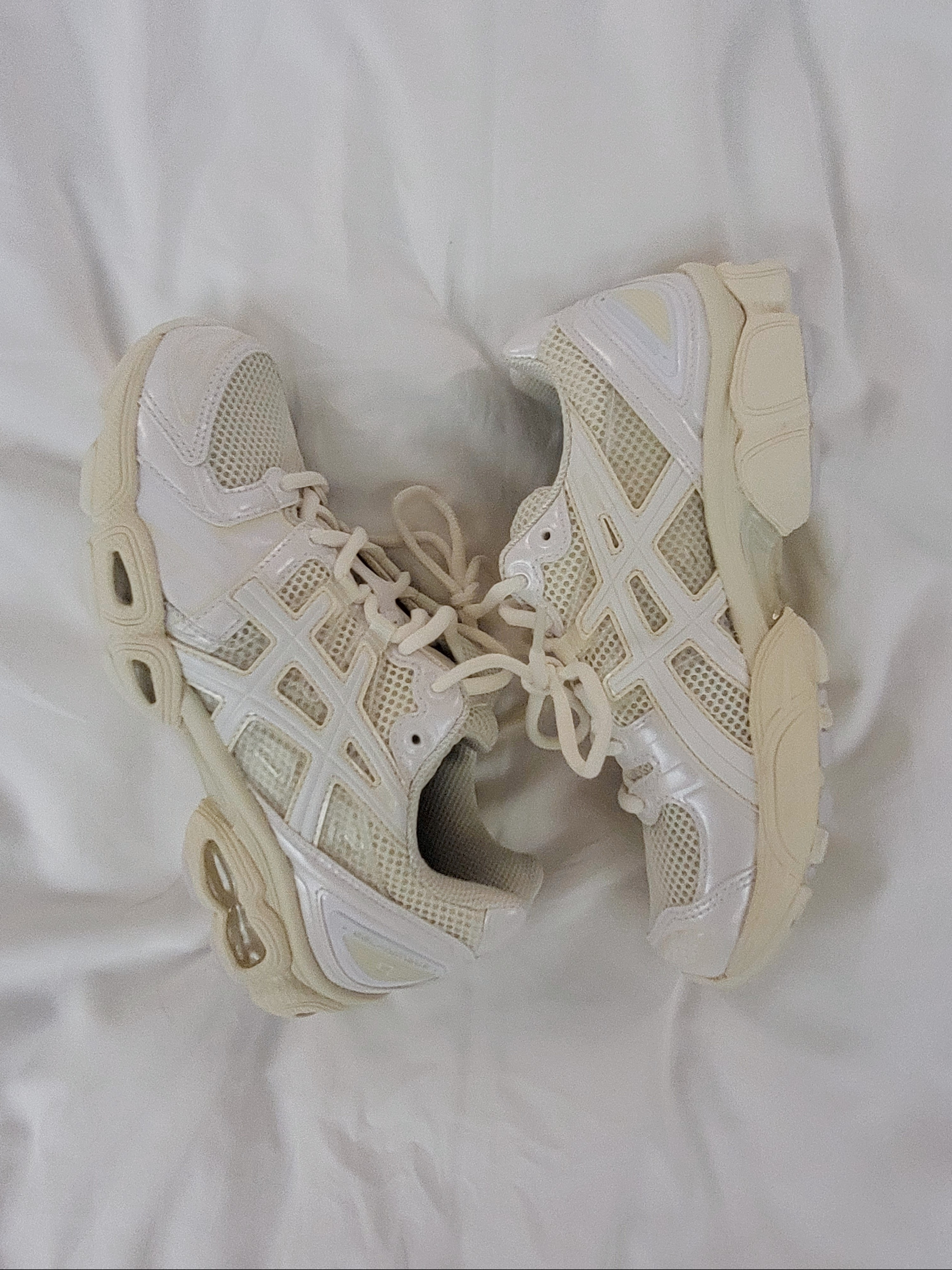 Asics x Jessica Gonsalves Gel-Nimbus 9 Cream White 착용 스타일 - 2