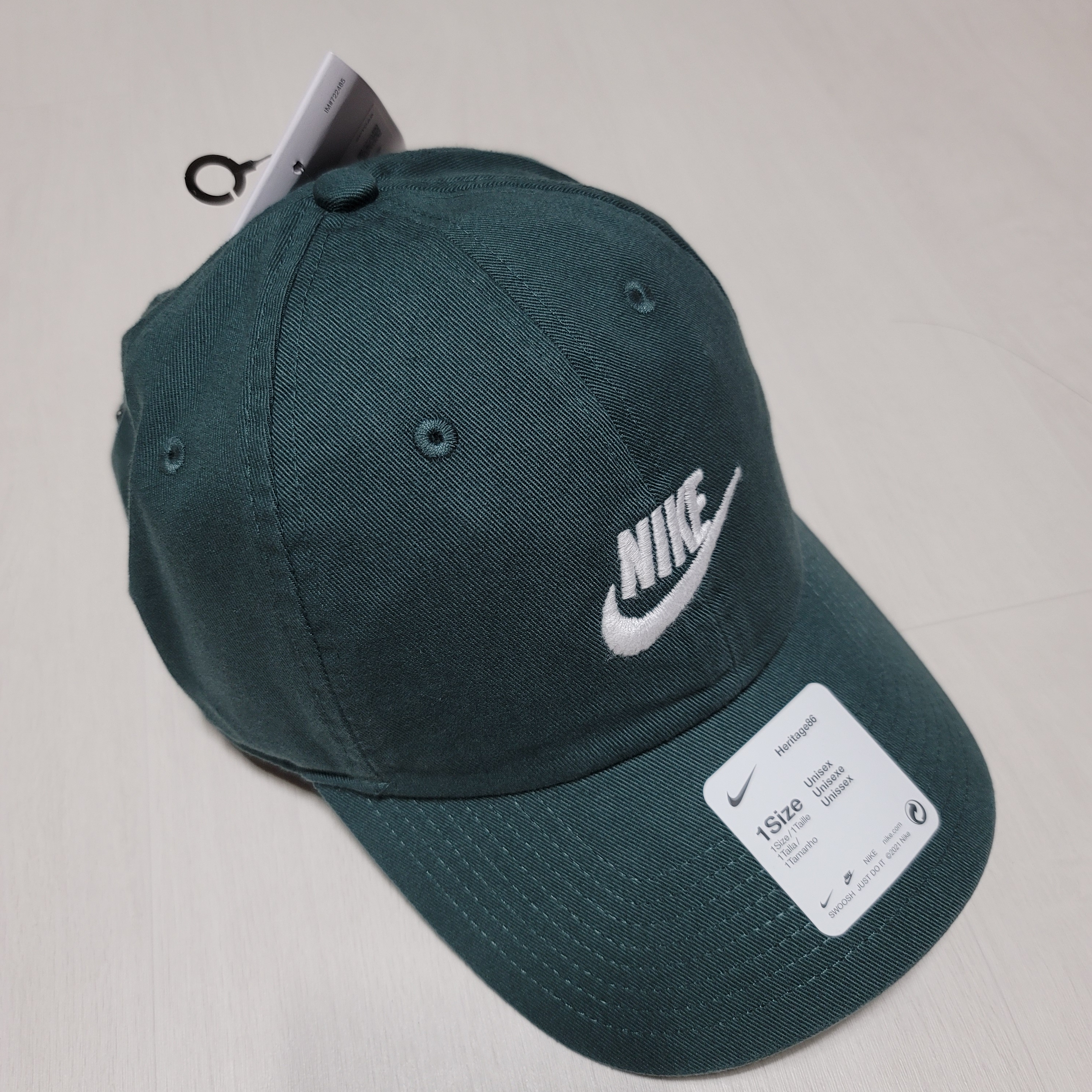 Nike Heritage 86 Futura Washed Cap Faded Spruce 착용 스타일