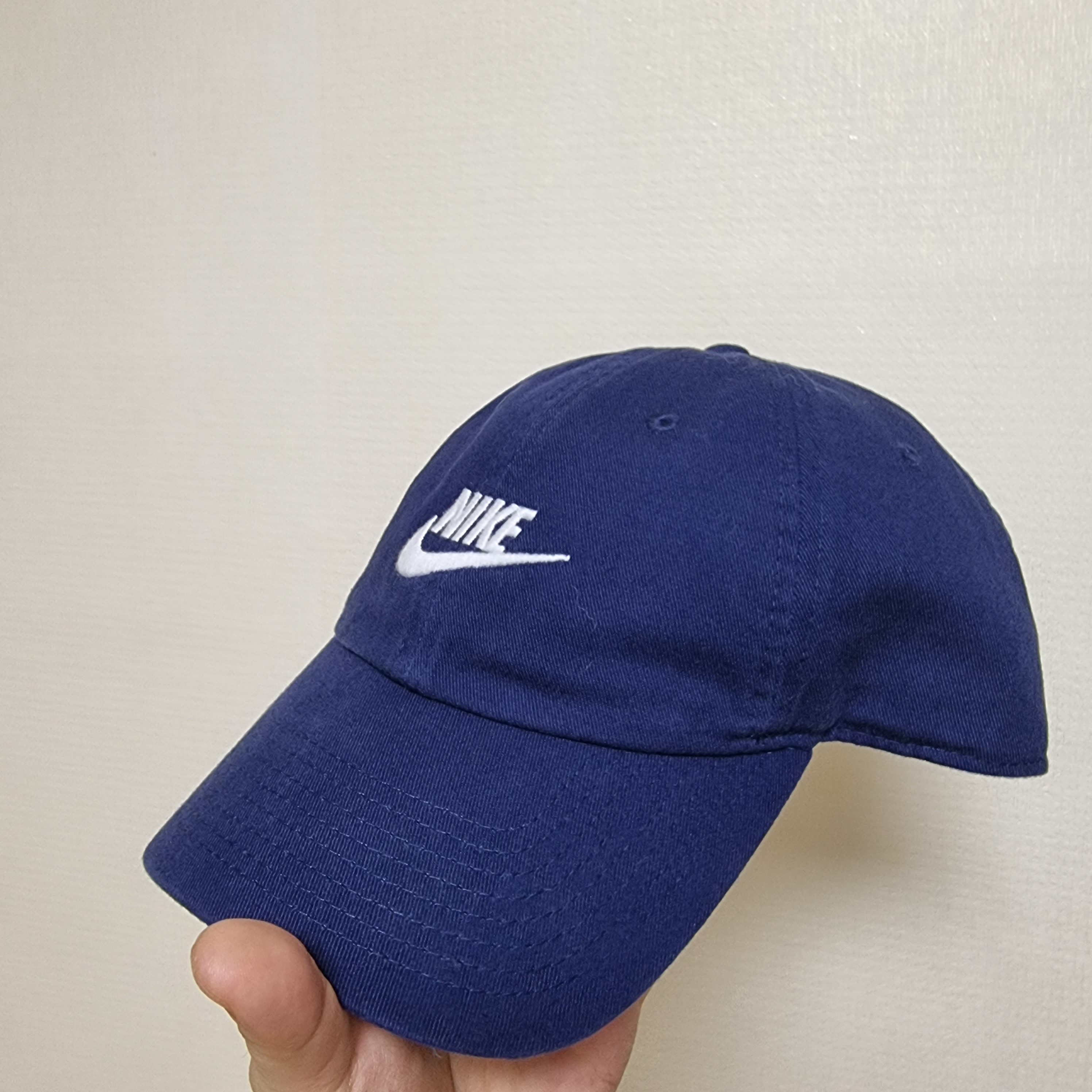 Nike Heritage 86 Futura Washed Cap Navy 착용 스타일