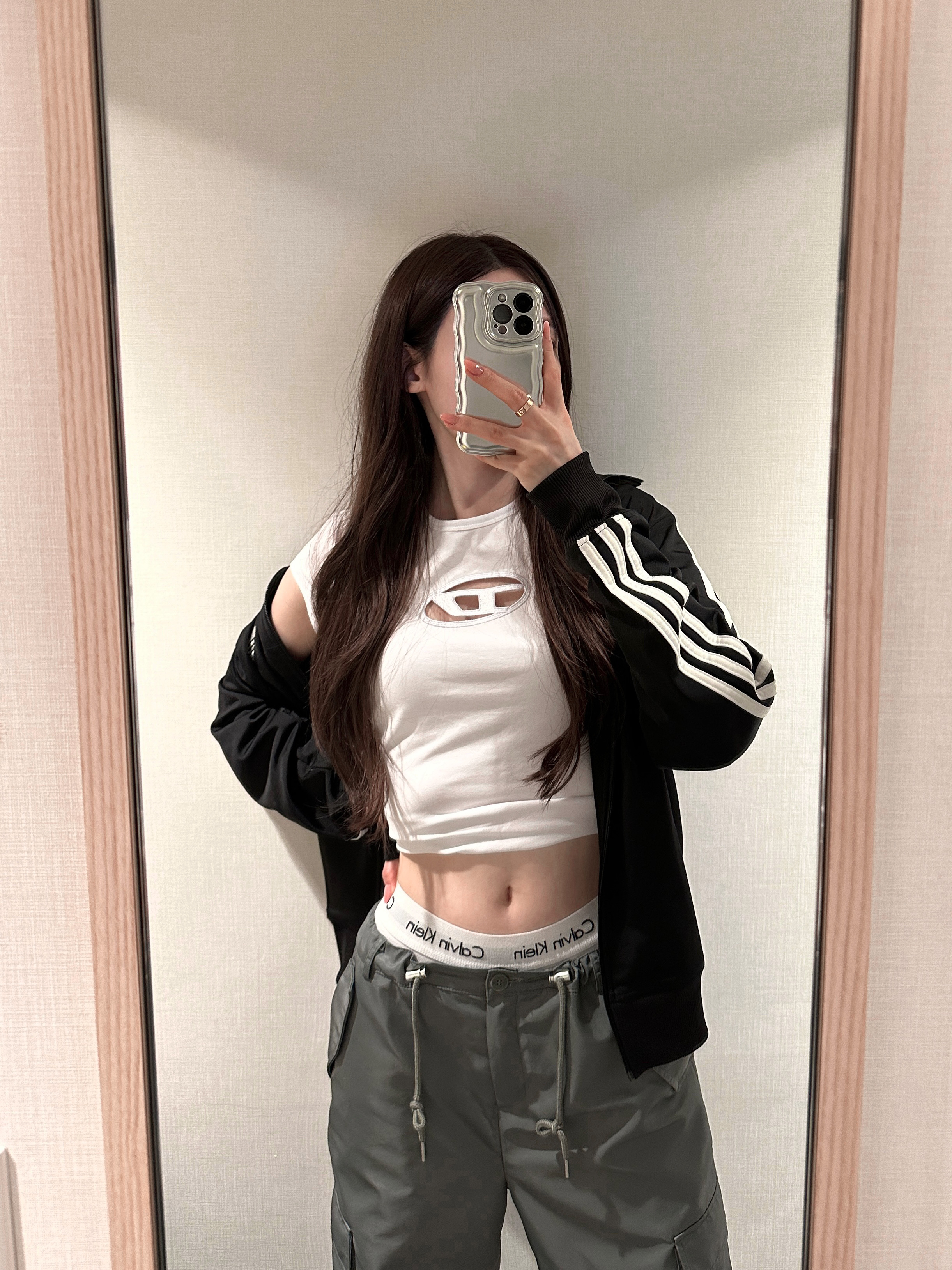 (W) Diesel T-Angie Peekaboo Logo T-Shirt White 착용 스타일 - 1