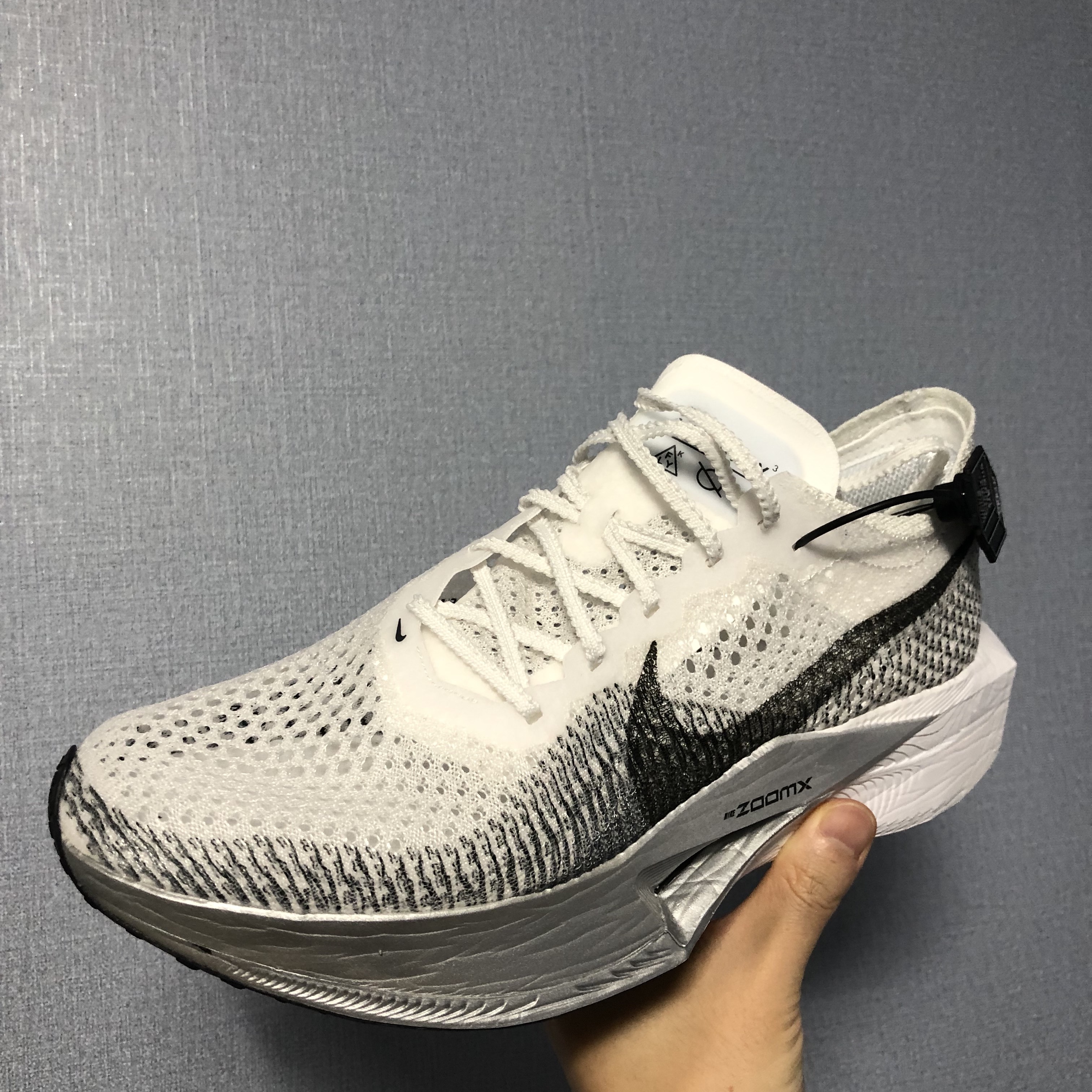 Nike ZoomX Vaporfly Next% 3 White Grey 착용 스타일