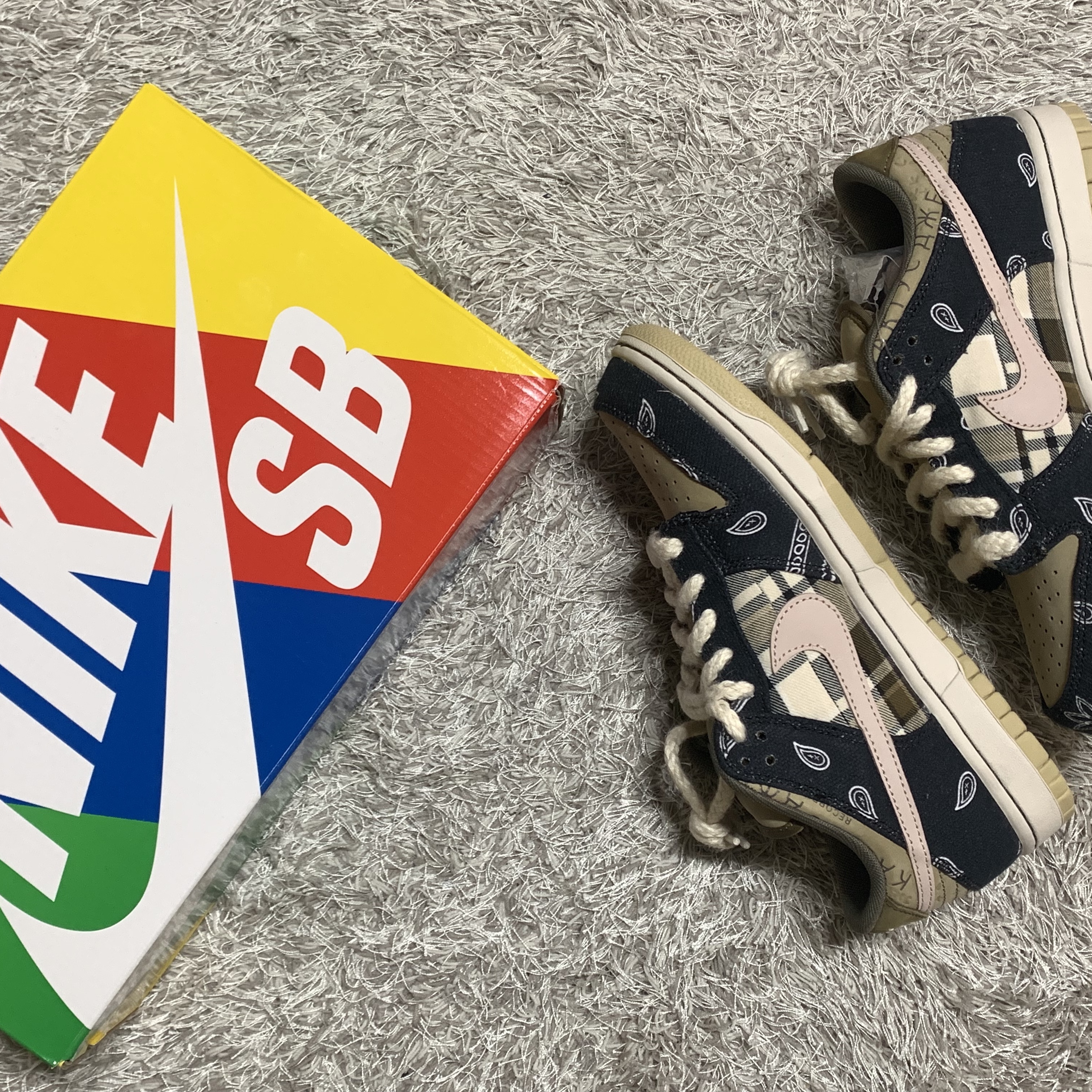 Nike x Travis Scott SB Dunk Low 착용 스타일