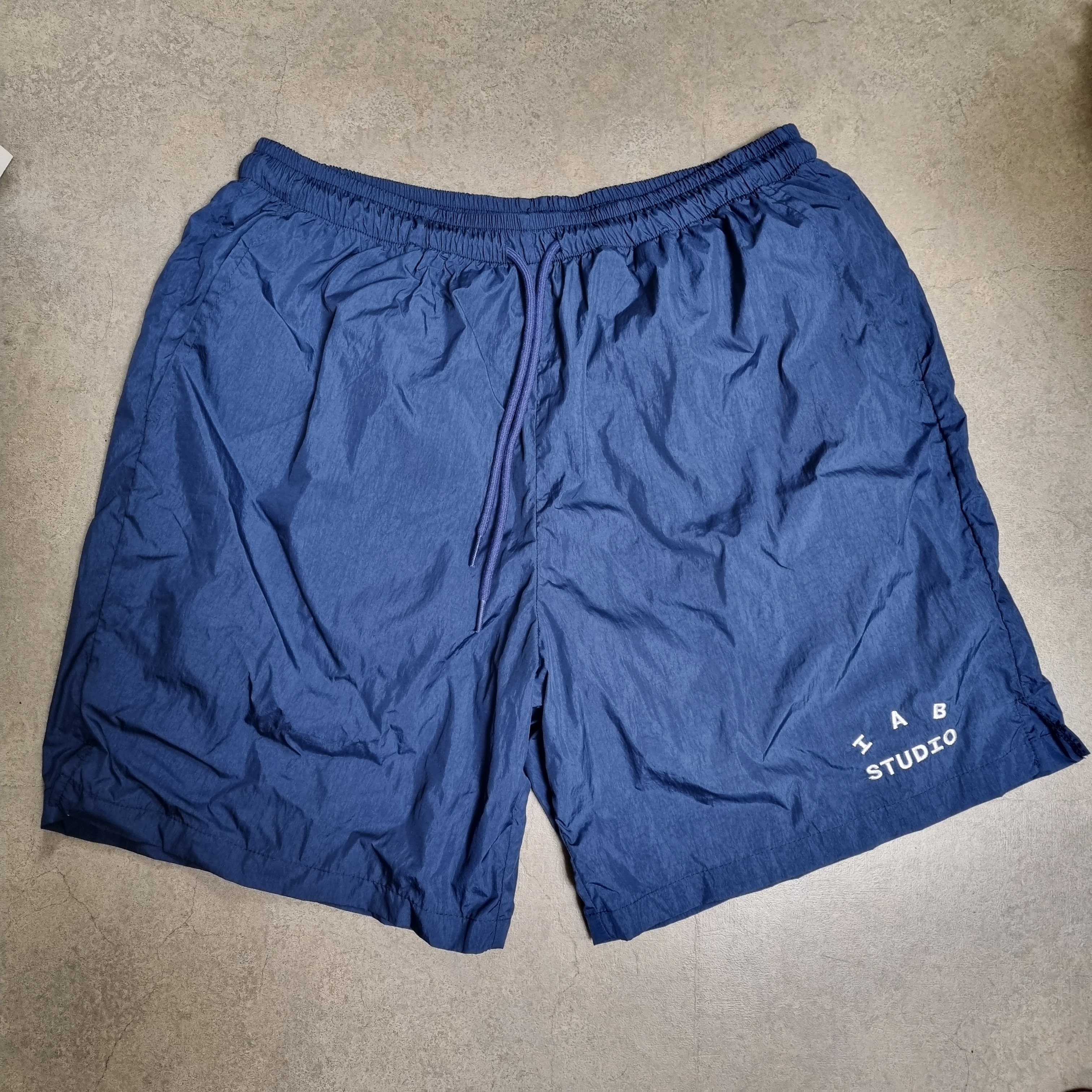 IAB Studio Woven Shorts Navy - The Hyundai Seoul Exclusive 착용 스타일