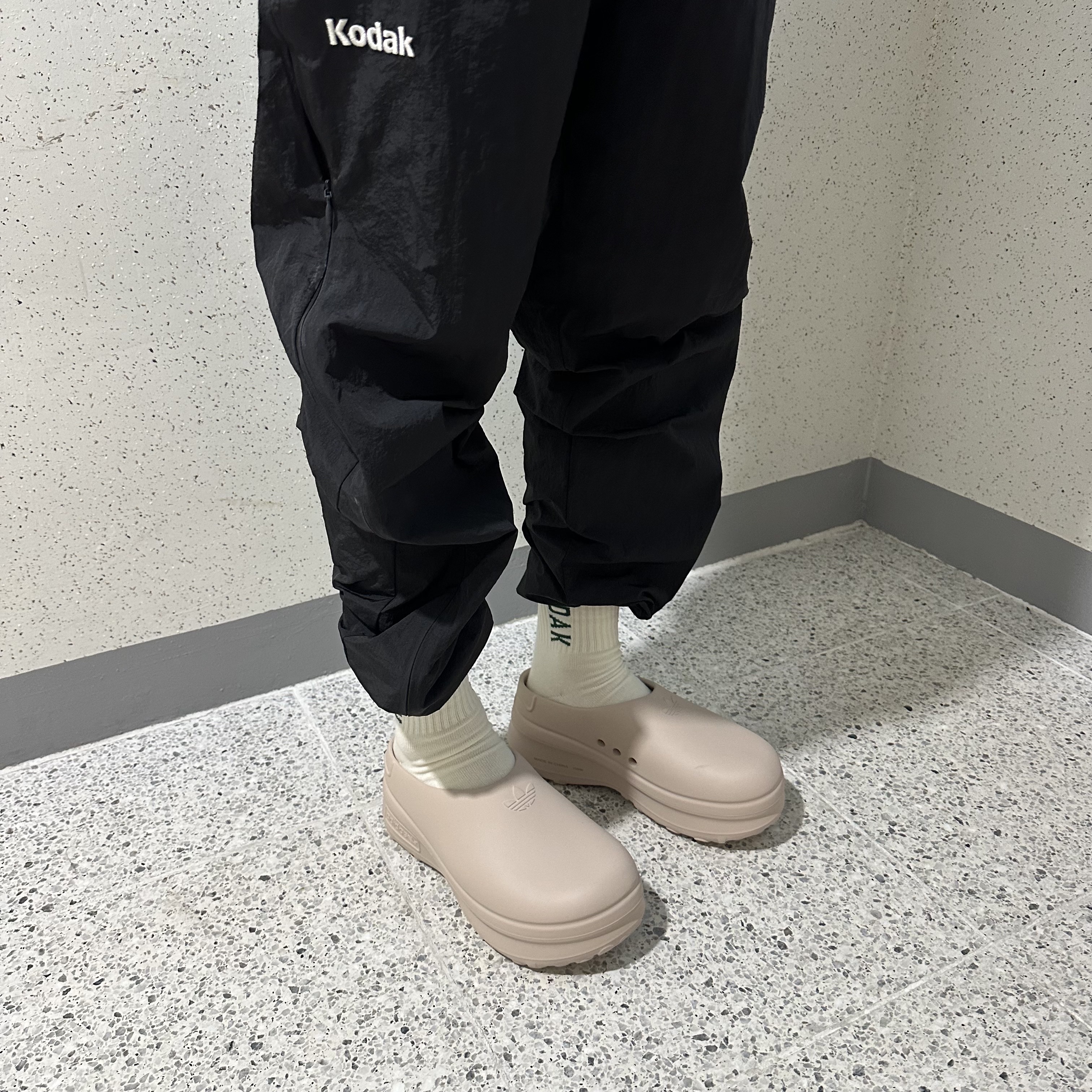 (W) Adidas Adifom Stan Smith Mule Wonder Taupe 착용 스타일