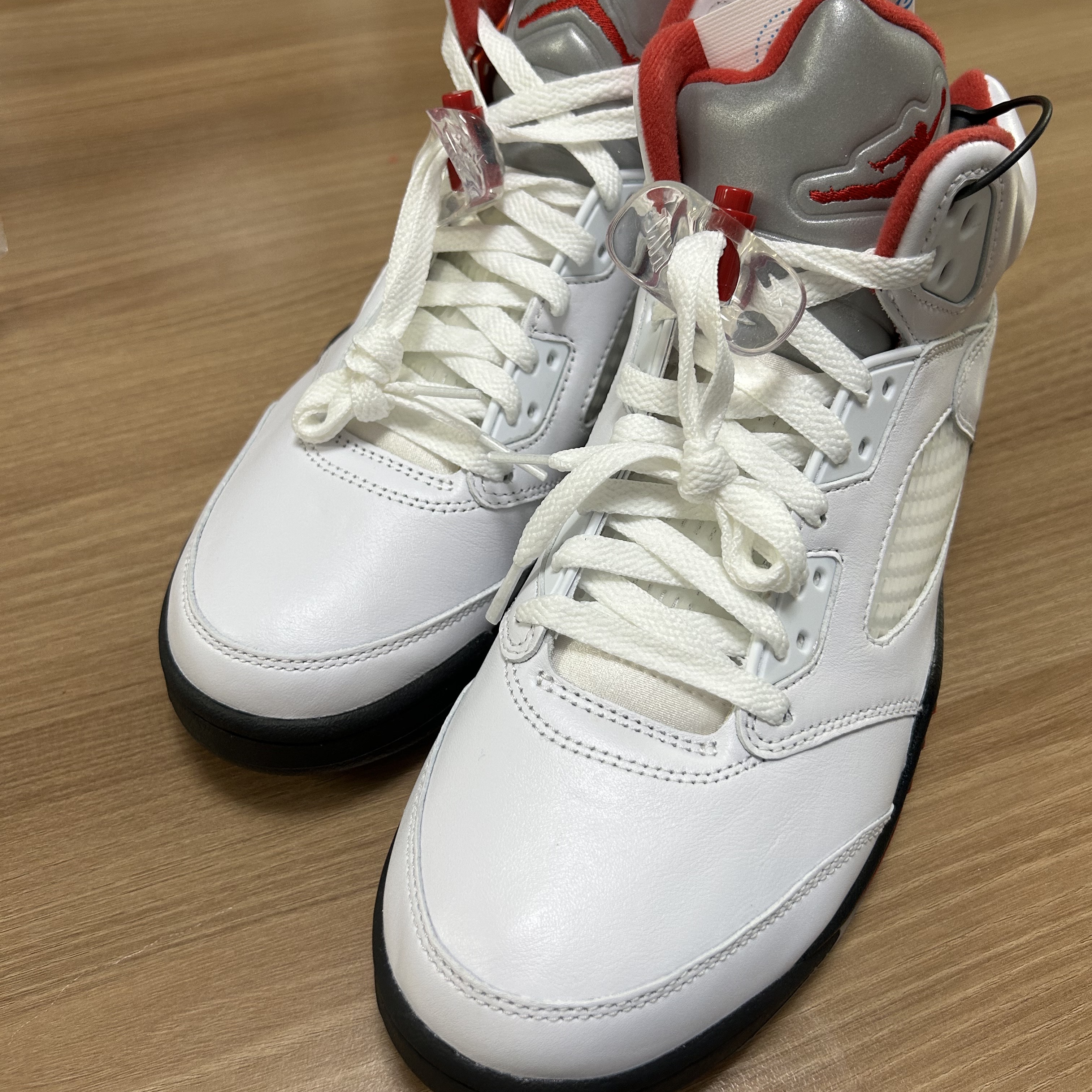 Jordan 5 Retro Fire Red Silver Tongue 2020 착용 스타일