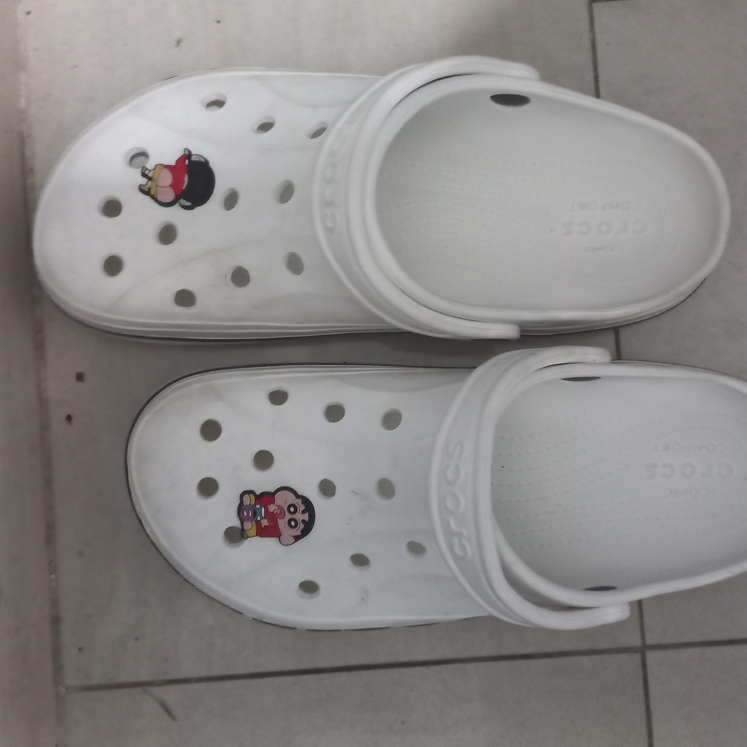 Crocs Bayaband Clog White Navy 착용 스타일