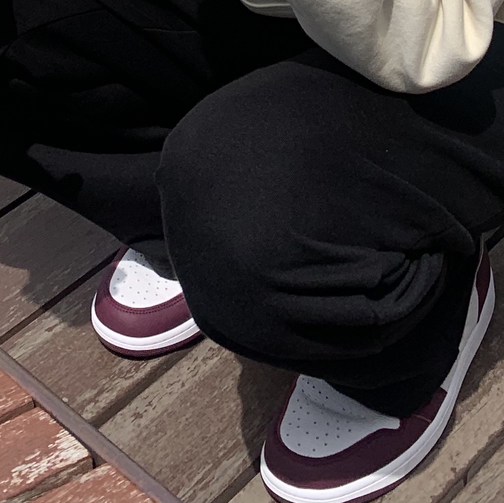 Jordan 1 Retro High OG Bordeaux 착용 스타일