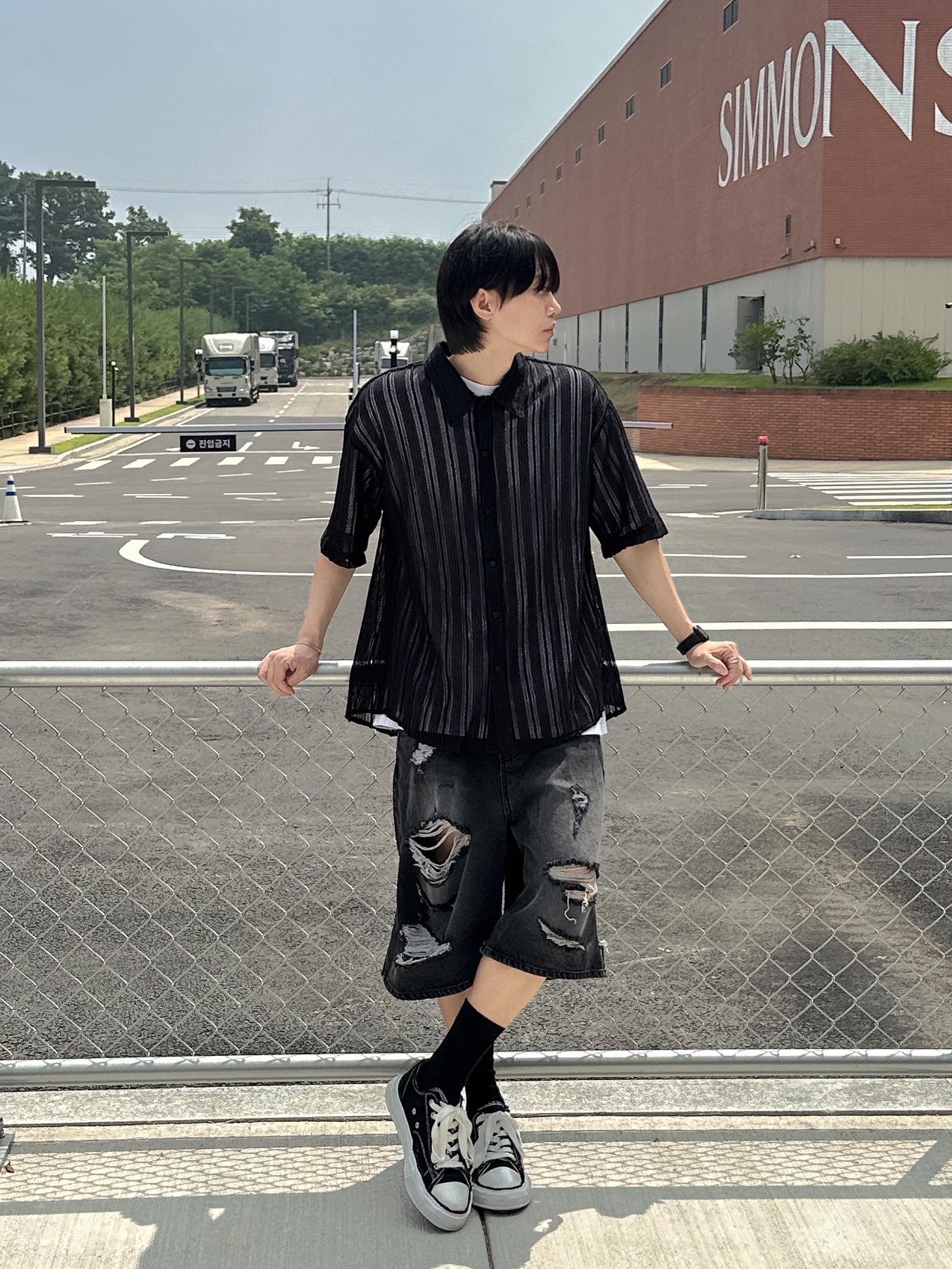 Maison Mihara Yasuhiro Peterson OG Sole Canvas Low Sneakers Black 착용 스타일 - 1