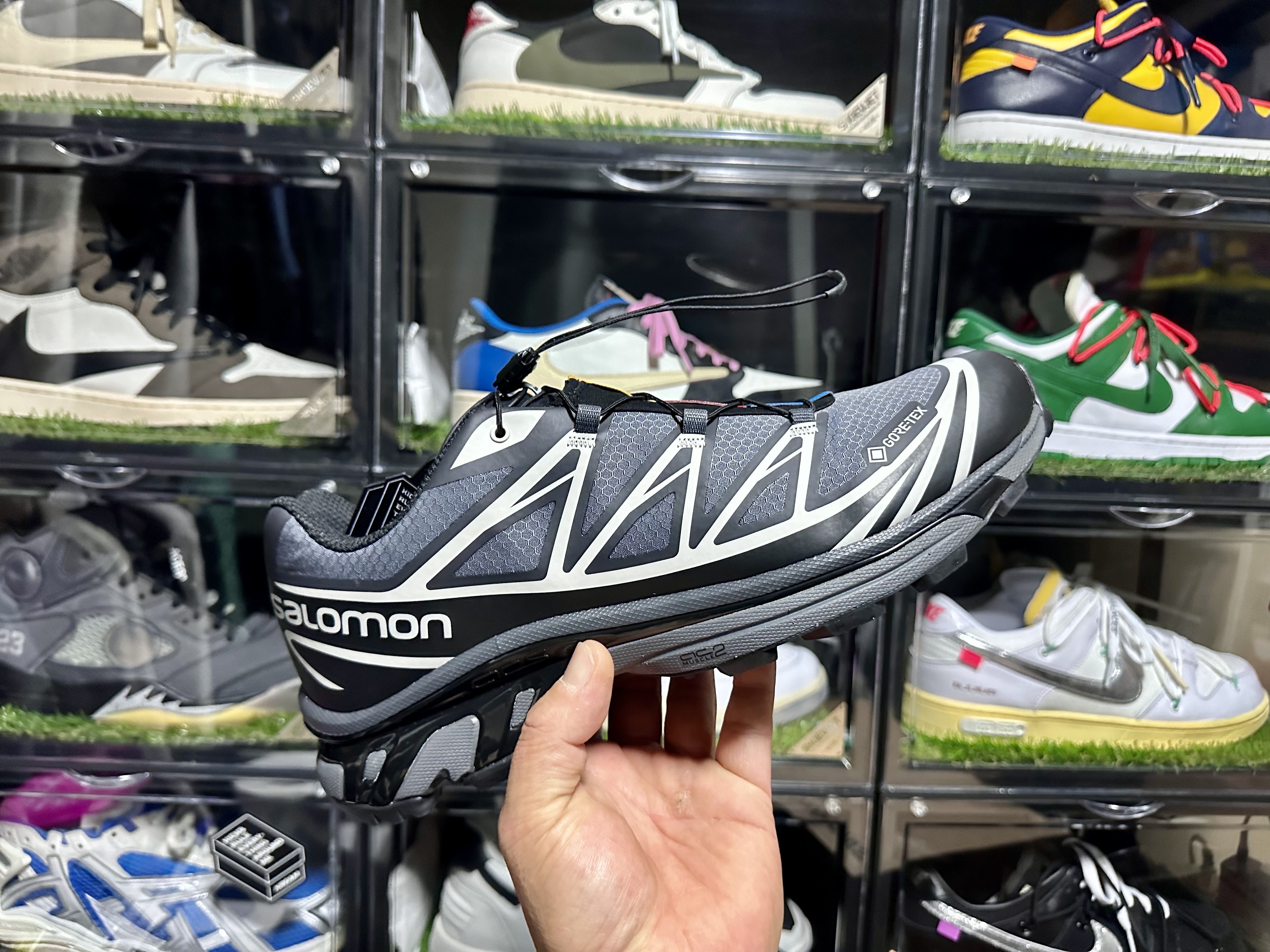 Salomon XT-6 Gore-Tex Black Ebony 착용 스타일 - 1