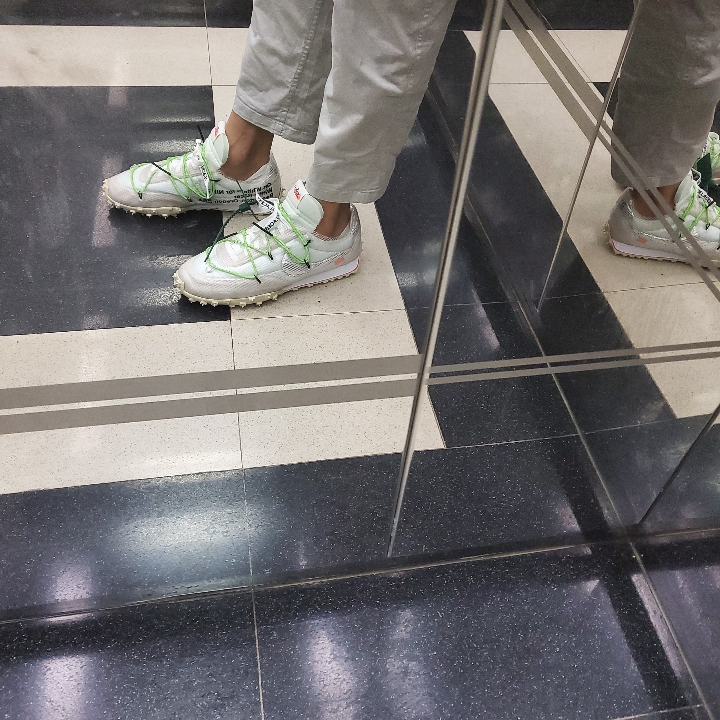 (W) Nike x Off-White Waffle Racer White 착용 스타일 - 1