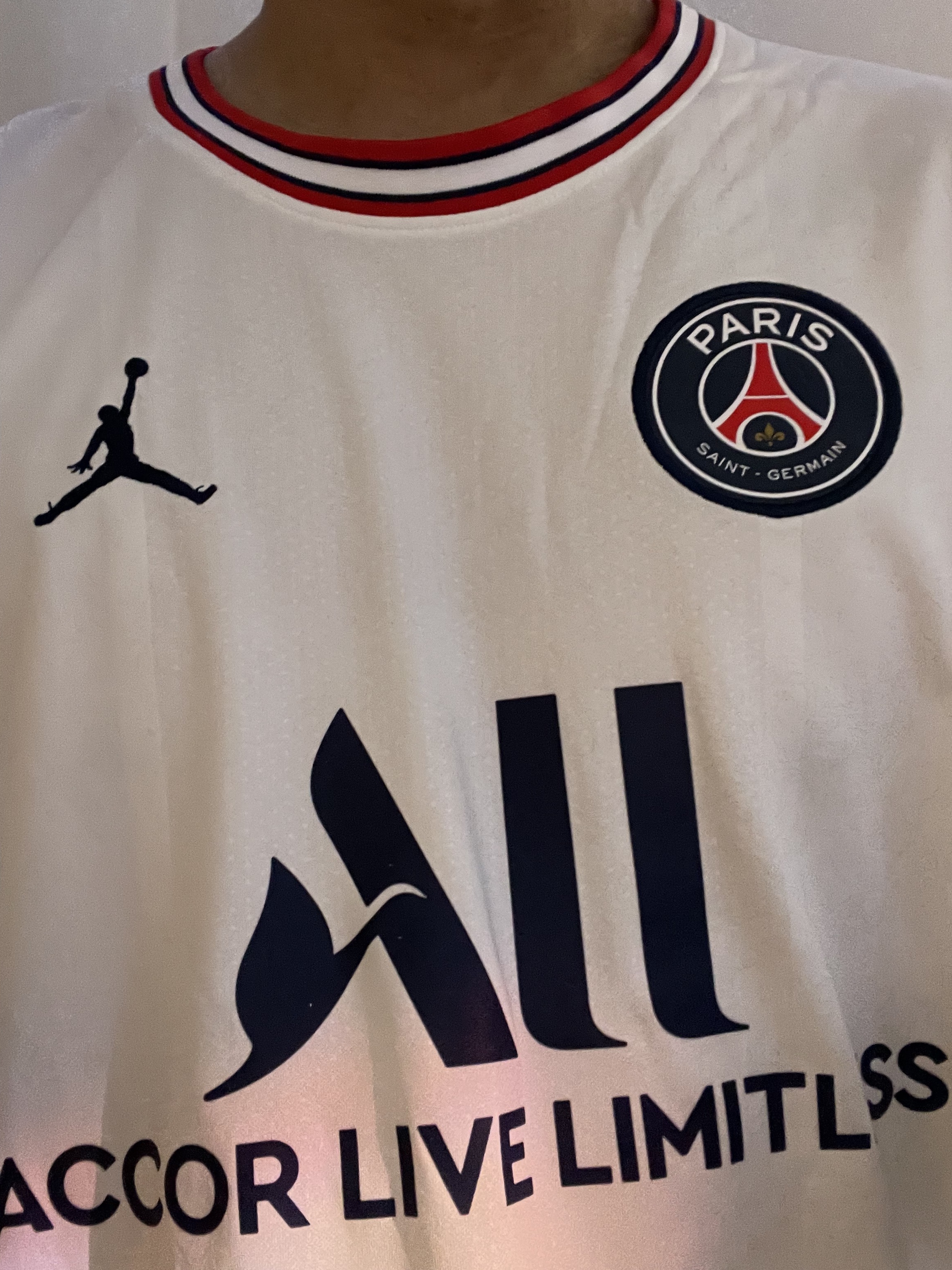 Jordan x Paris Saint-Germain 2022/23 Dri-Fit Stadium 4th Jersey White (Non Marking Ver.) 착용 스타일