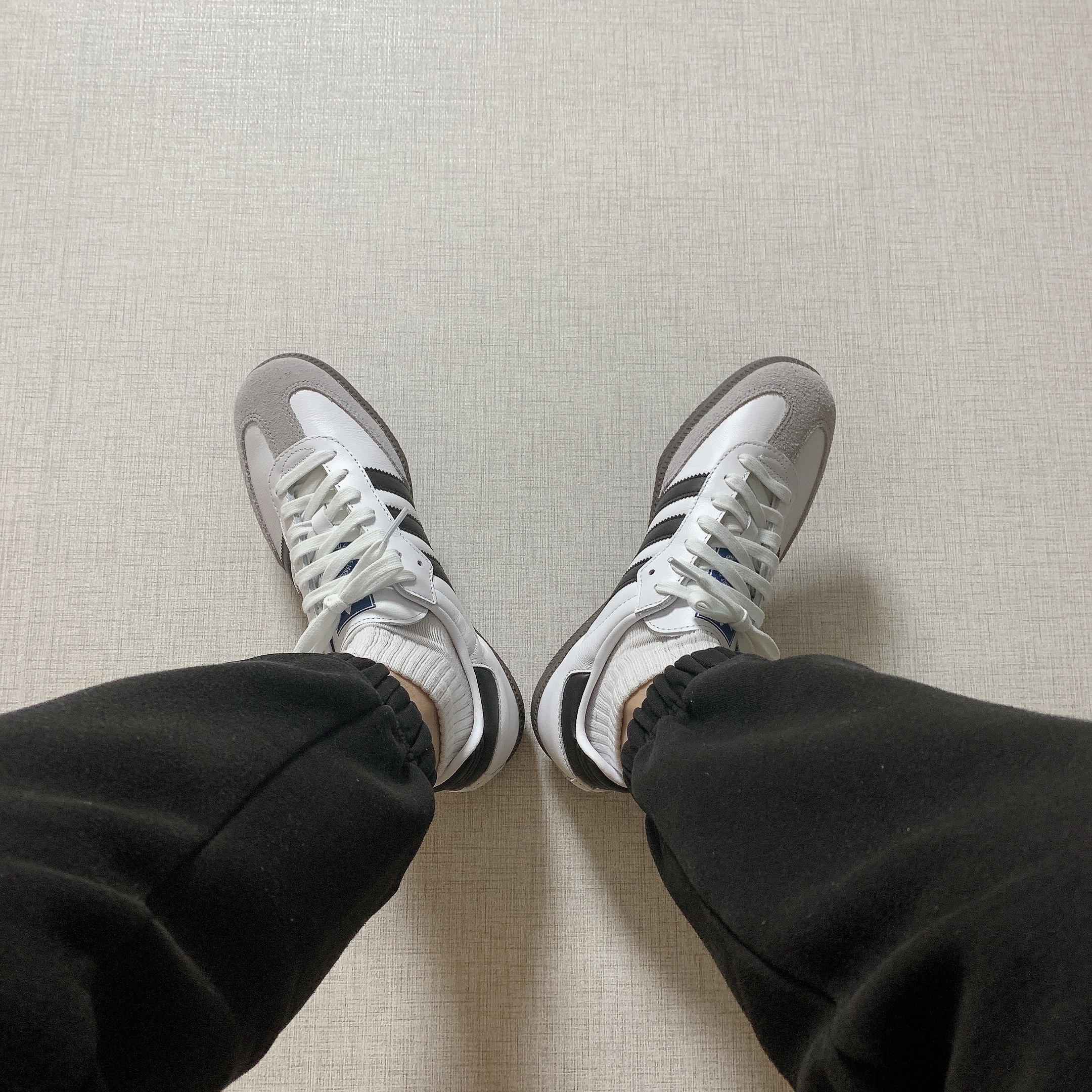 Adidas Samba OG Cloud White 착용 스타일