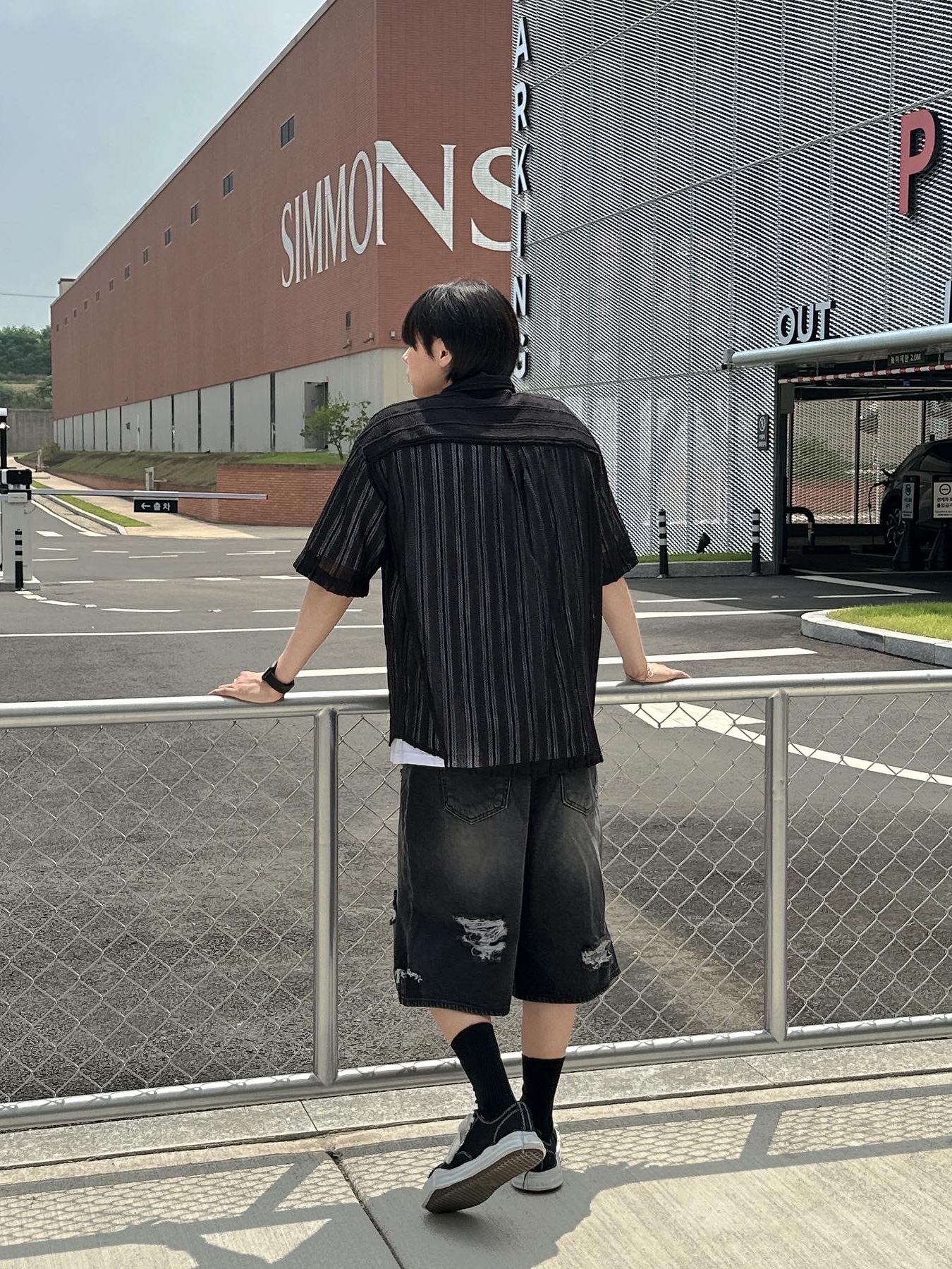 Maison Mihara Yasuhiro Peterson OG Sole Canvas Low Sneakers Black 착용 스타일 - 3