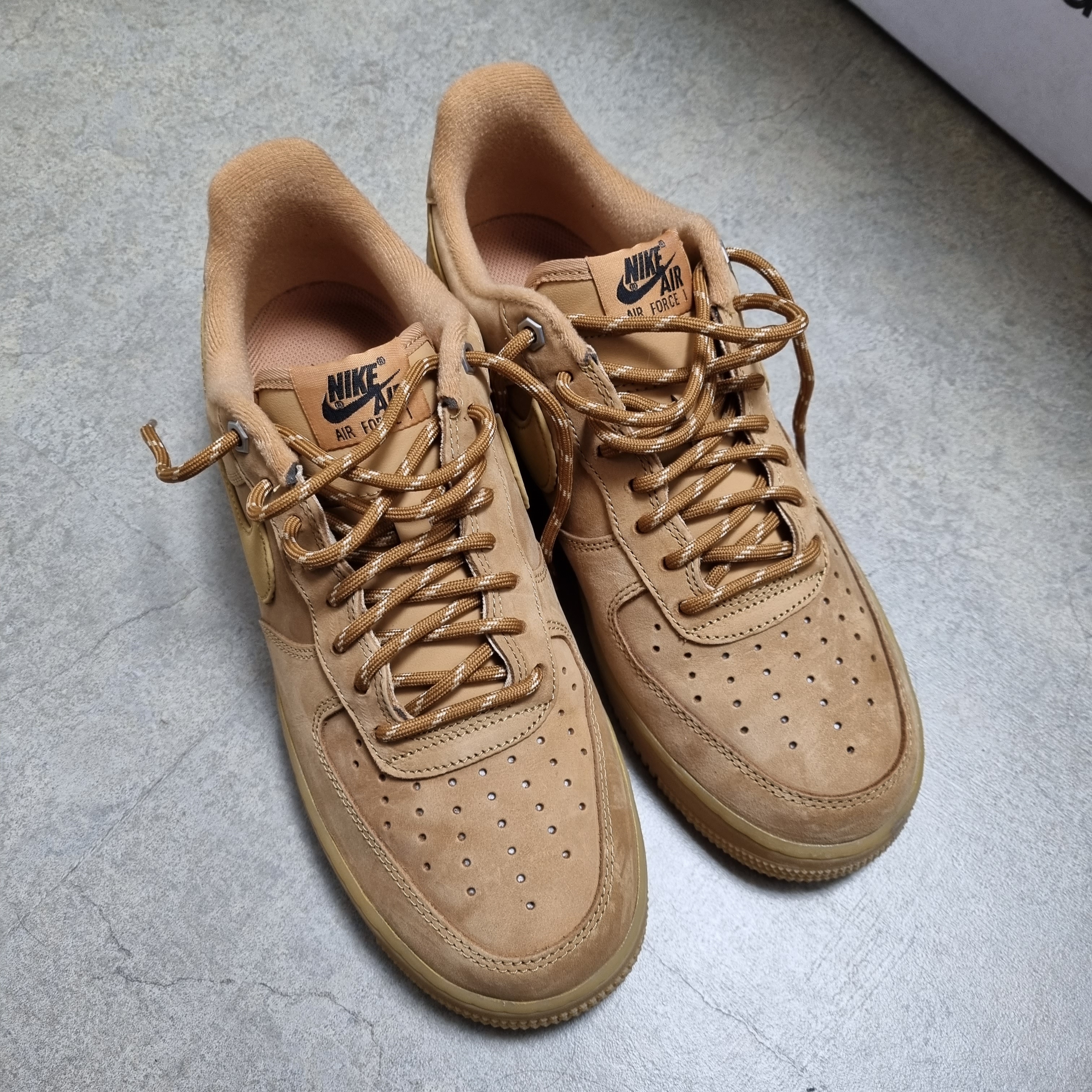 Nike Air Force 1 '07 WB Flax 착용 스타일