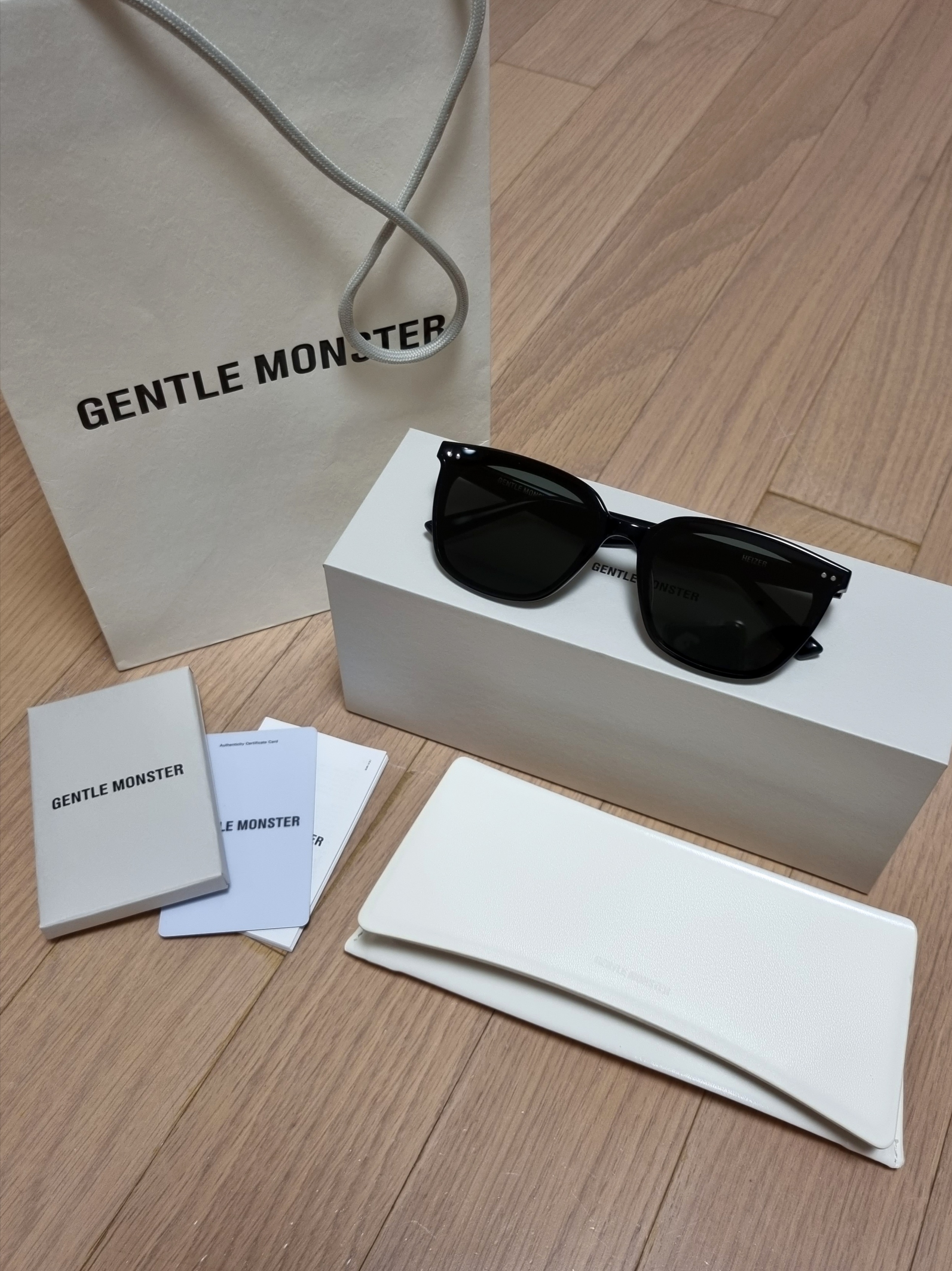 Gentle Monster Heizer 01 Black 착용 스타일