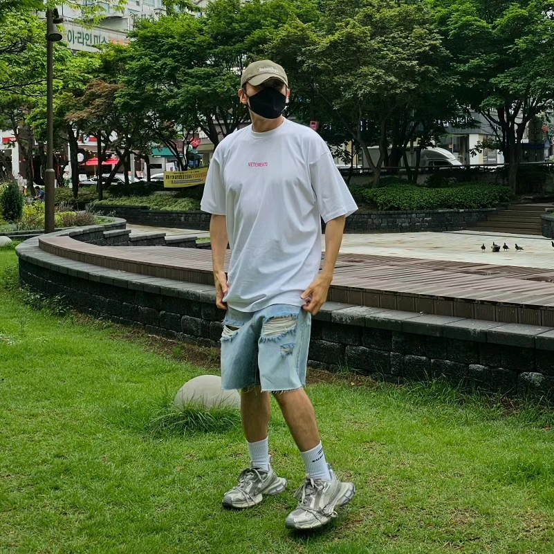 Balenciaga 3XL Sneakers Light Beige 착용 스타일 - 3