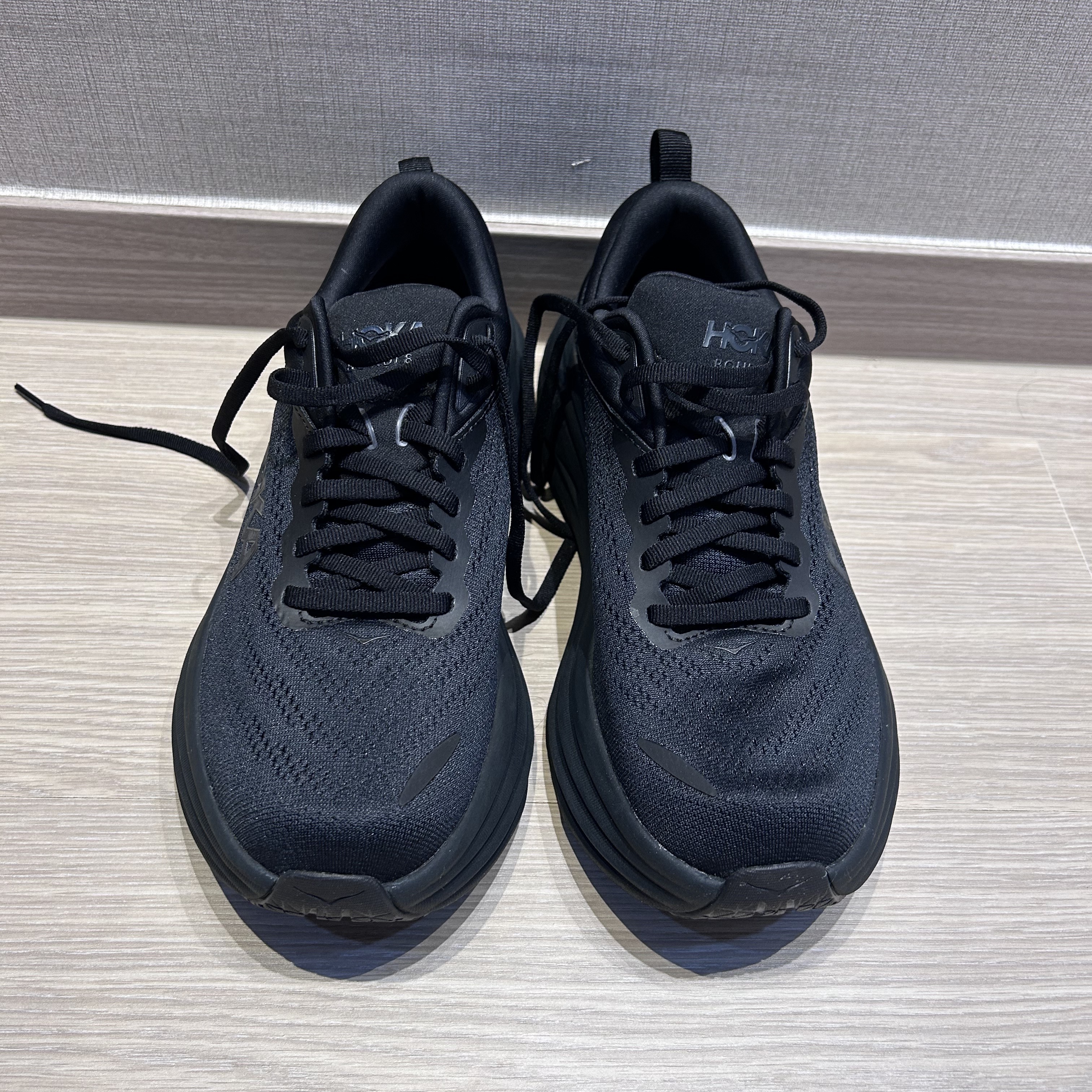 Hoka Bondi 8 Black - Regular 착용 스타일 - 2