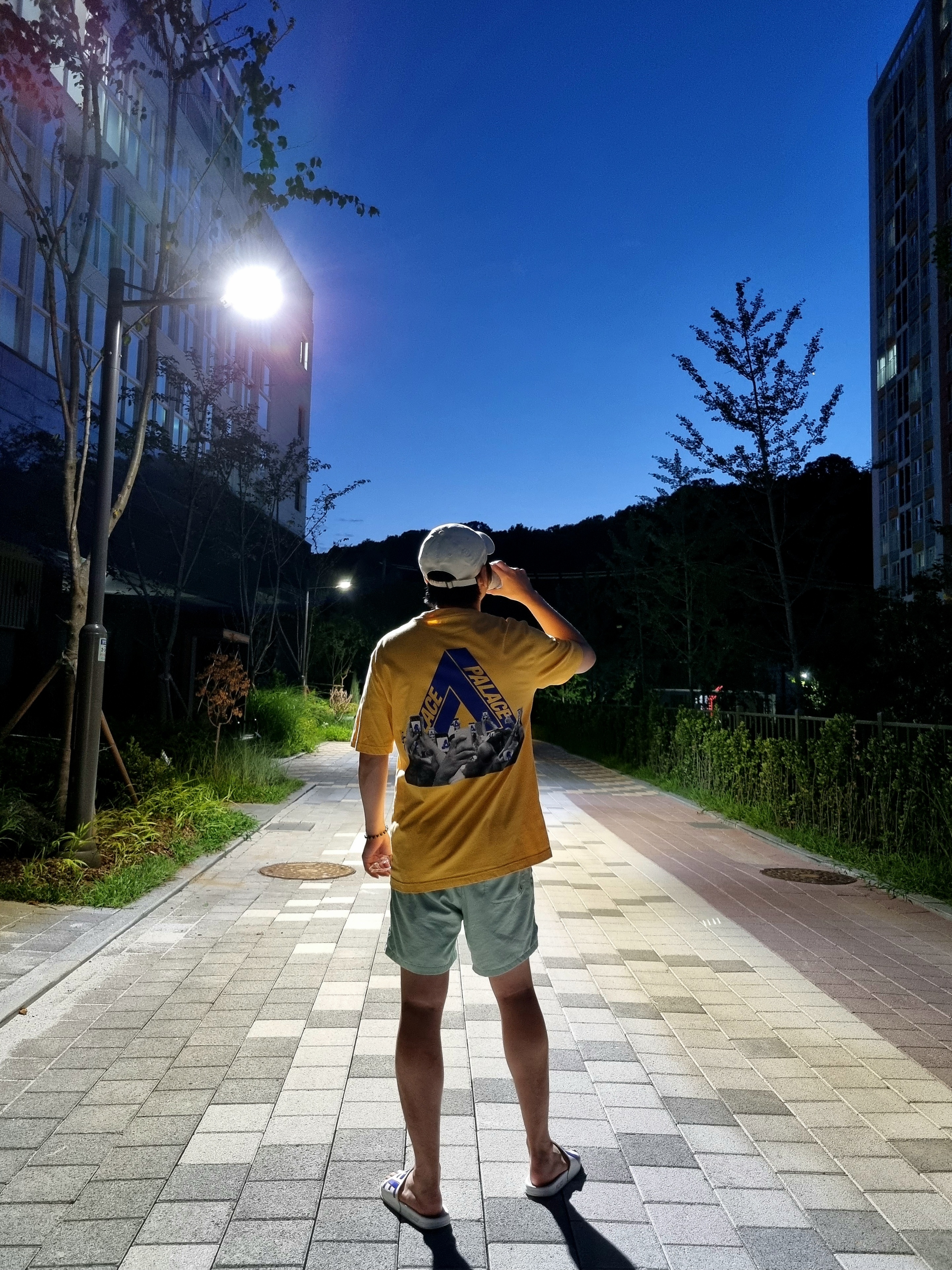 Palace Tri-Phone T-Shirt Yellow - 20SS, Palace Sliders White - 21SS 착용 스타일