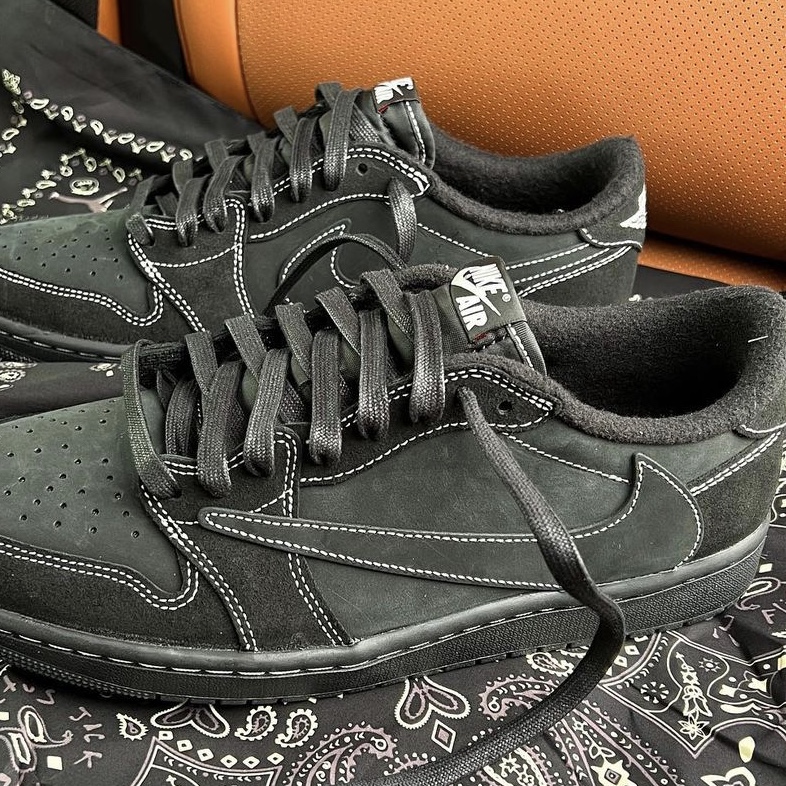 Jordan 1 x Travis Scott Retro Low OG SP Black Phantom 착용 스타일