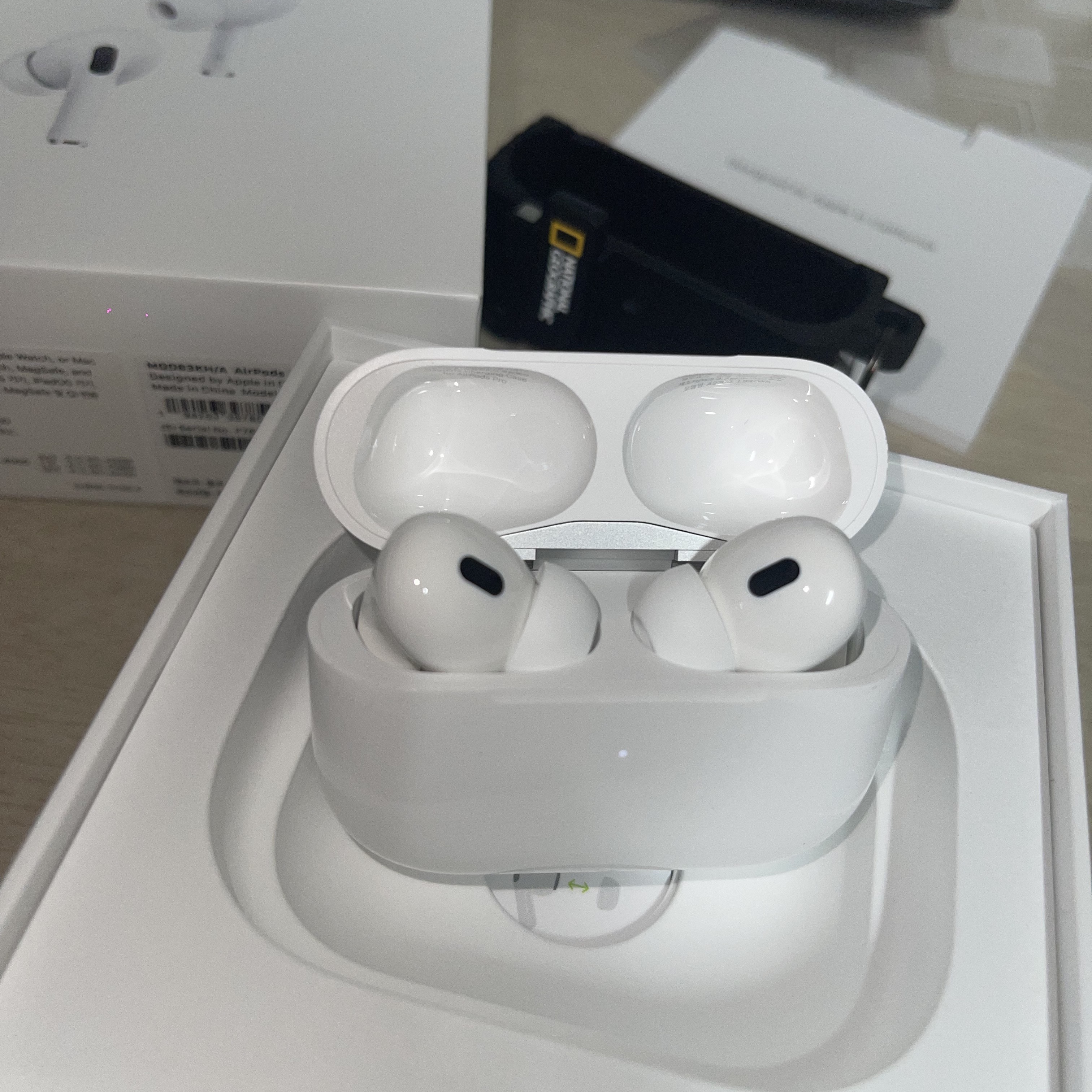 Apple AirPods Pro 2nd Gen (Korean Ver.) 착용 스타일 - 1