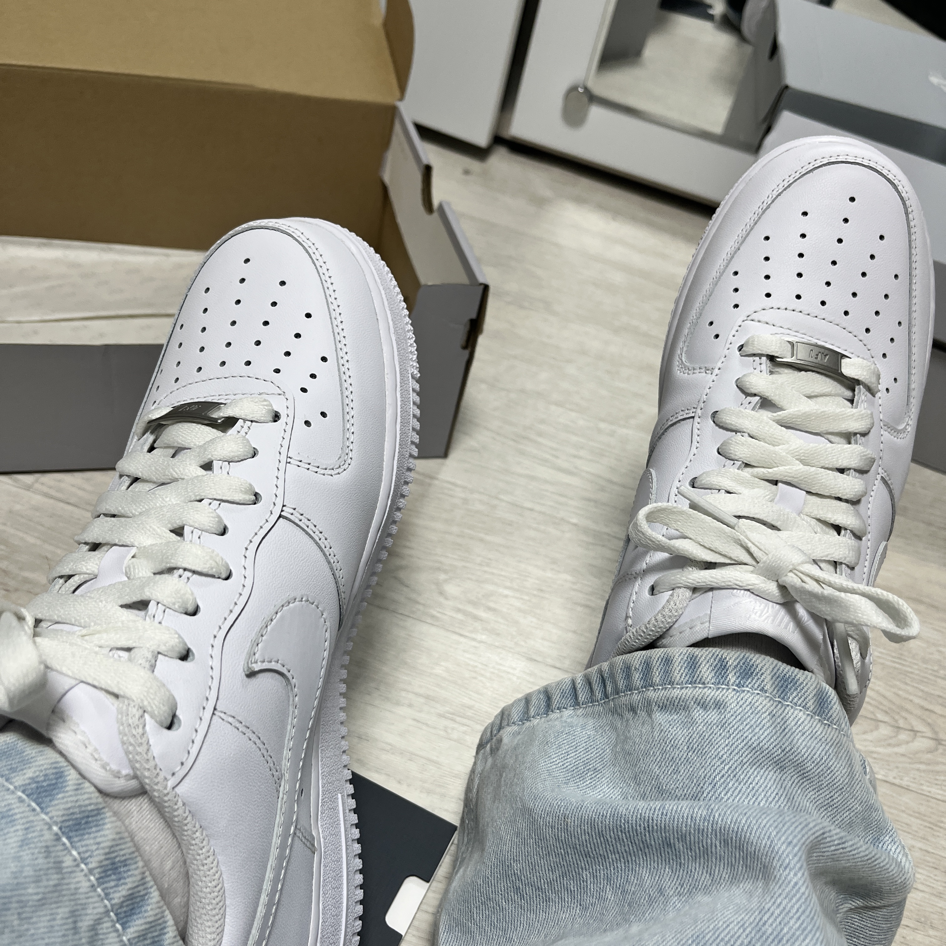 Nike Air Force 1 '07 Low White 착용 스타일