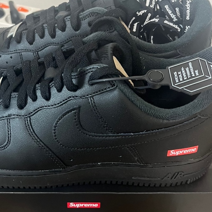 Nike x Supreme Air Force 1 Low Black 착용 스타일