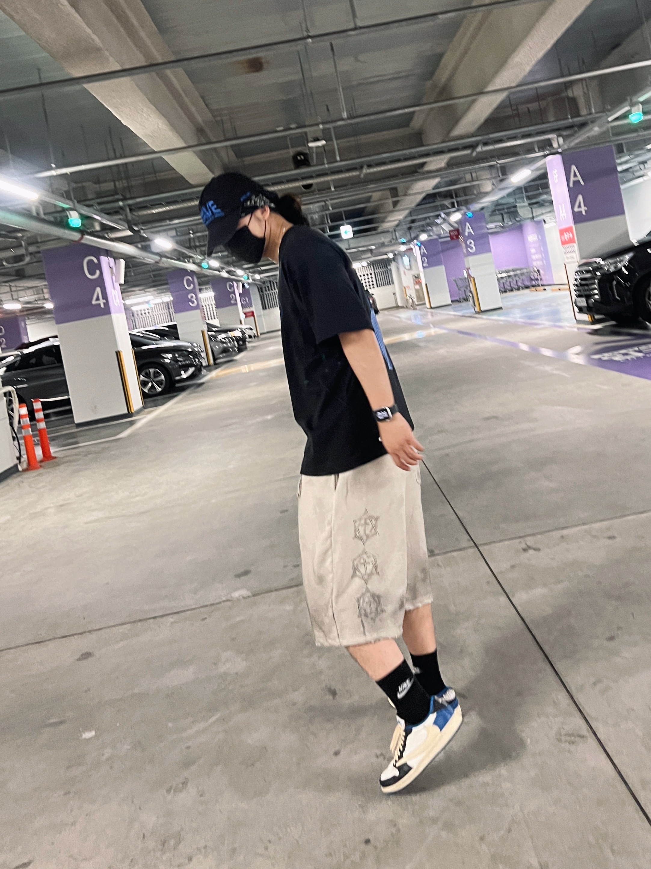 Nike x Off-White NRG T-Shirt Black - Asia, Project G/R Furious Logo Applique Shorts Grey - 10 Corso Como Exclusive 착용 스타일 - 5