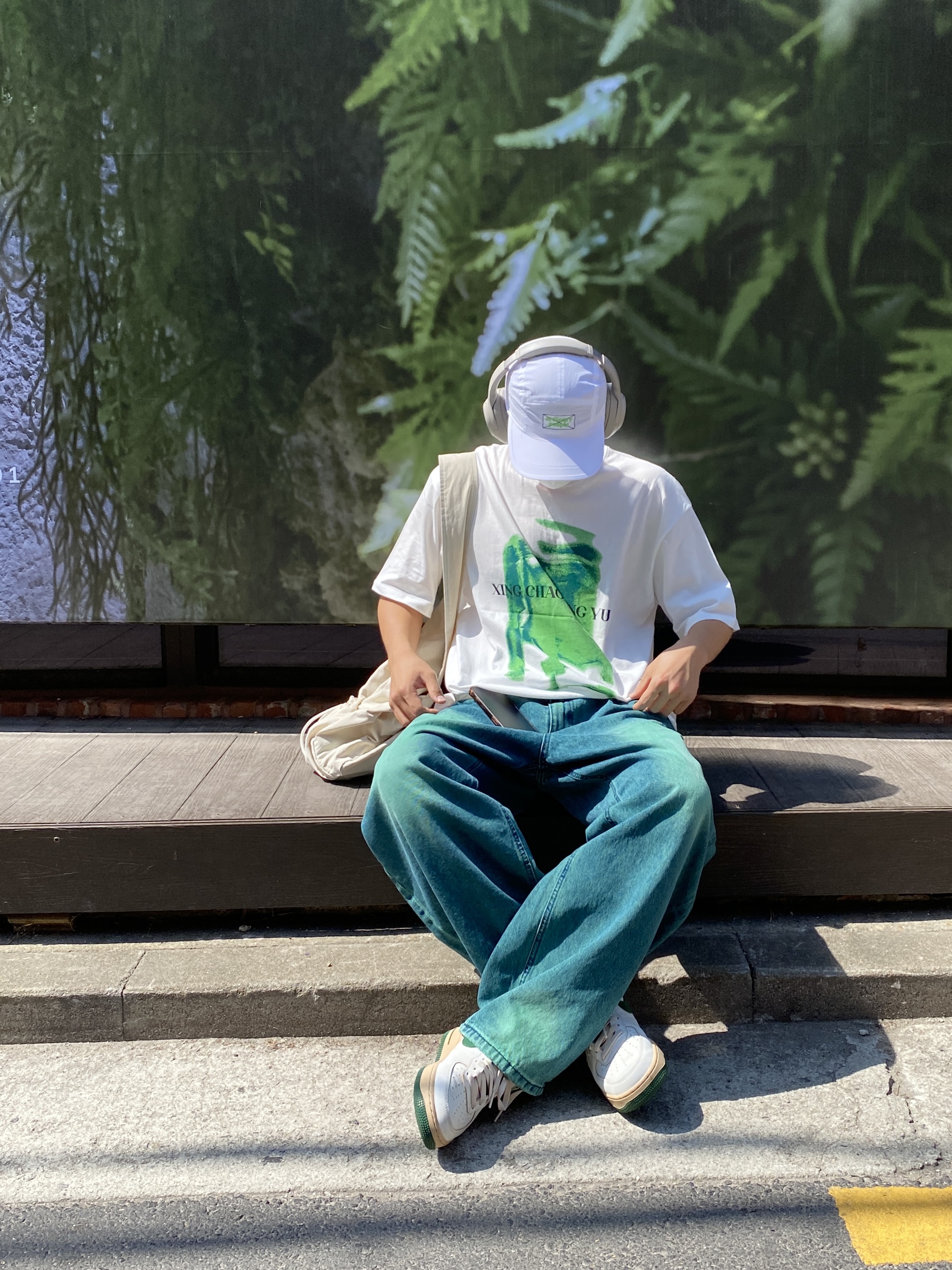 Sony WH-1000XM4 Platinum Silver (Korean Ver.), (W) Nike Air Force 1 Low Gorge Green 착용 스타일 - 4