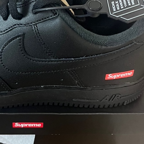 Nike x Supreme Air Force 1 Low Black 착용 스타일
