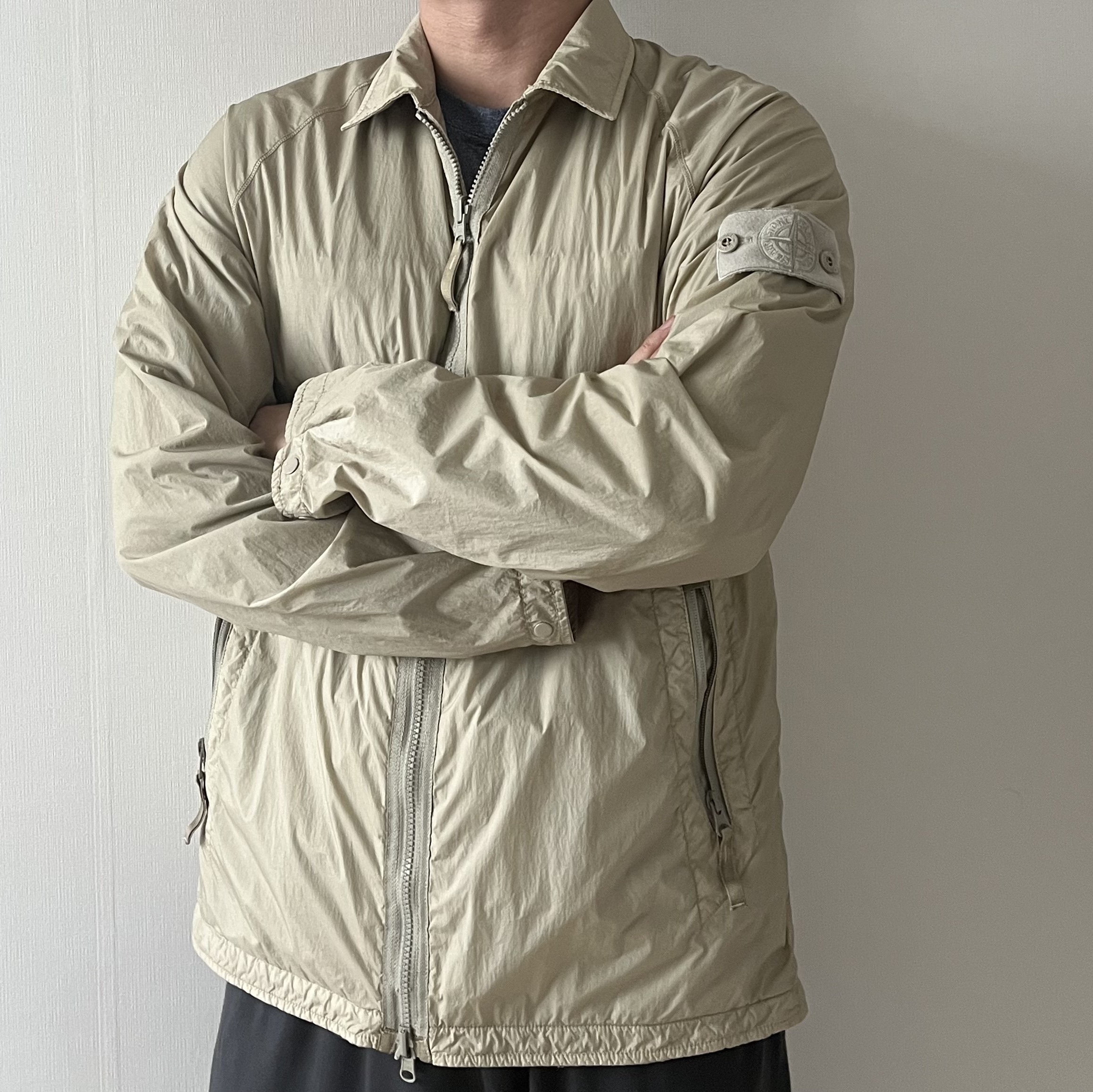 Stone Island 119F4 Ghost Piece Stretch Cotton Reversible Overshirt Beige - 21SS 착용 스타일