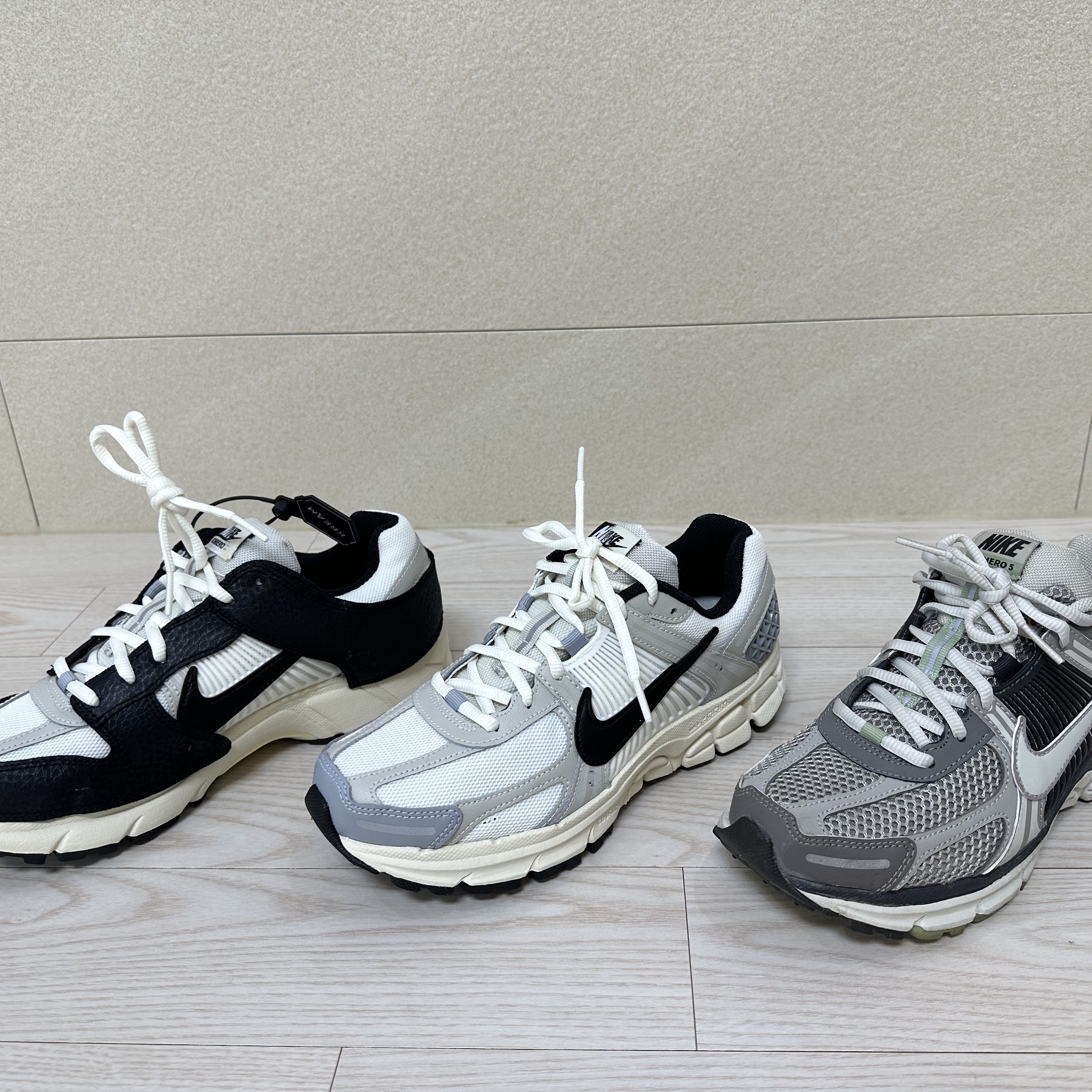 (W) Nike Zoom Vomero 5 Wolf Grey and Black, (W) Nike Zoom Vomero 5 Cobblestone and Flat Pewter 착용 스타일 - 1