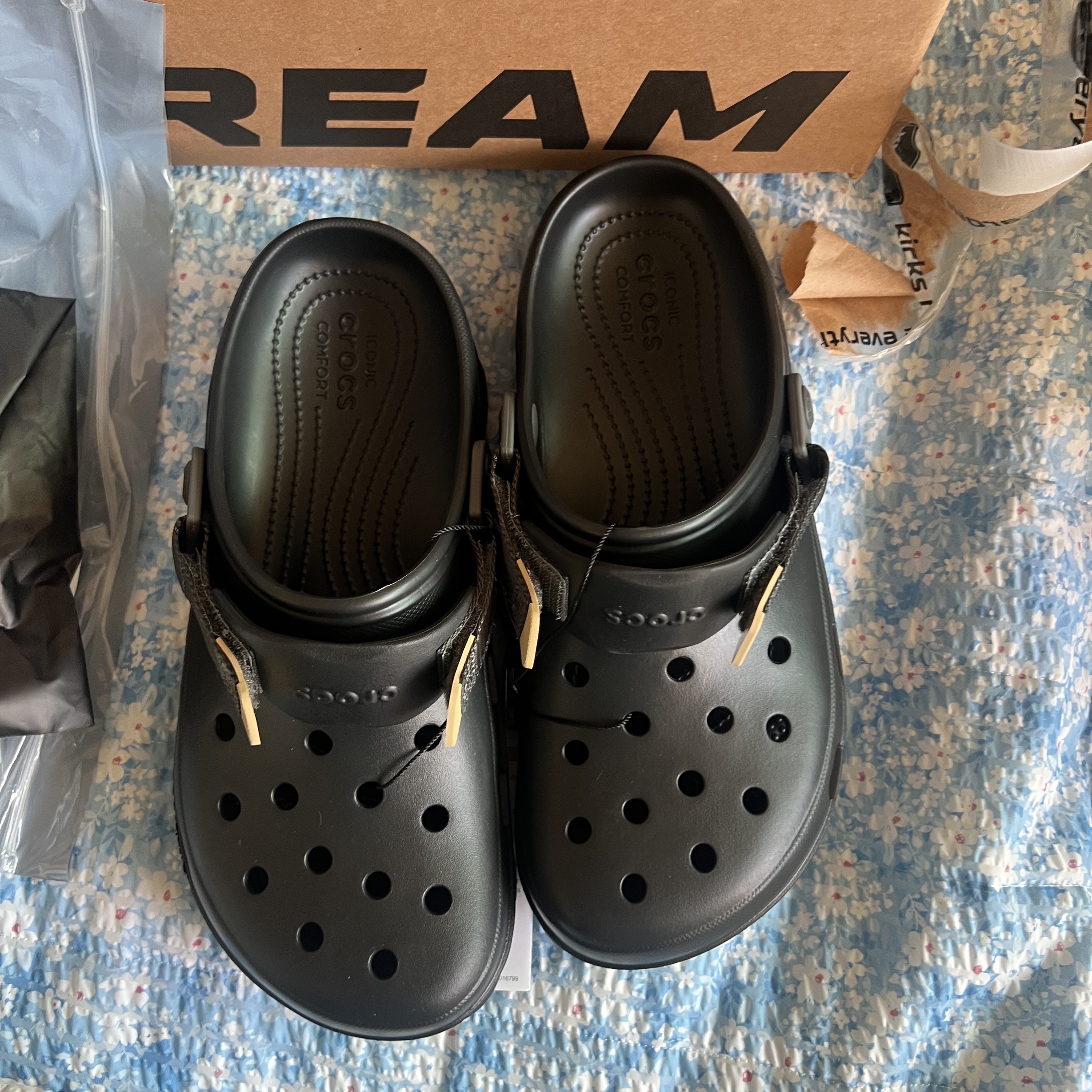 Crocs All Terrain Clog Black 착용 스타일 - 3