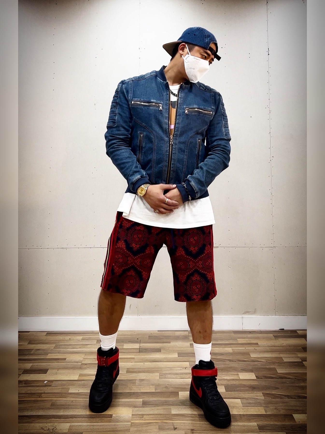 Nike x 1017 Alyx 9SM Air Force 1 High Black University Red, Rolex Sky-Dweller 42mm 326933 Champagne Jubilee 착용 스타일 - 1