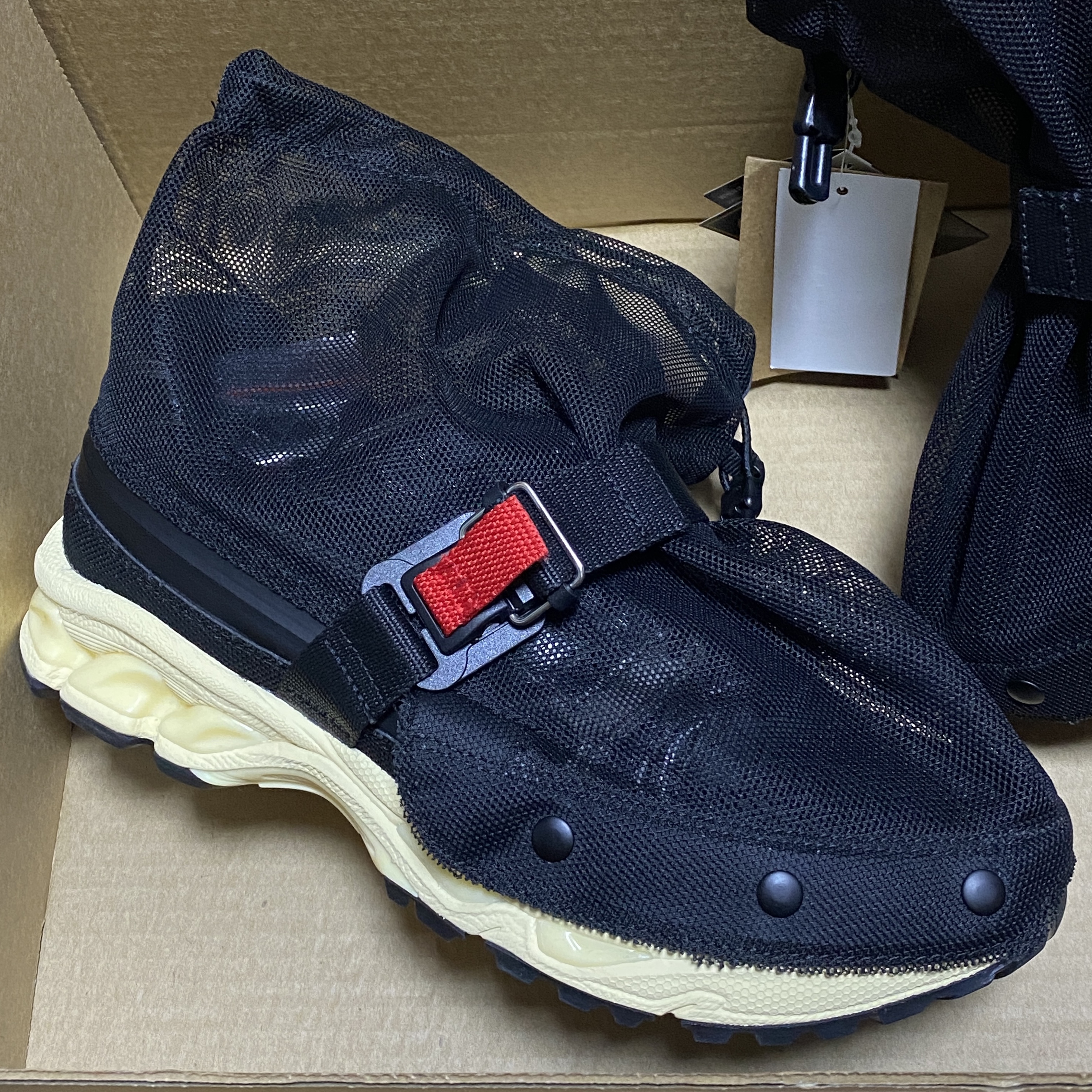 Asics x Beams Gel-Kayano 14 Gore-Tex Black 착용 스타일 - 1