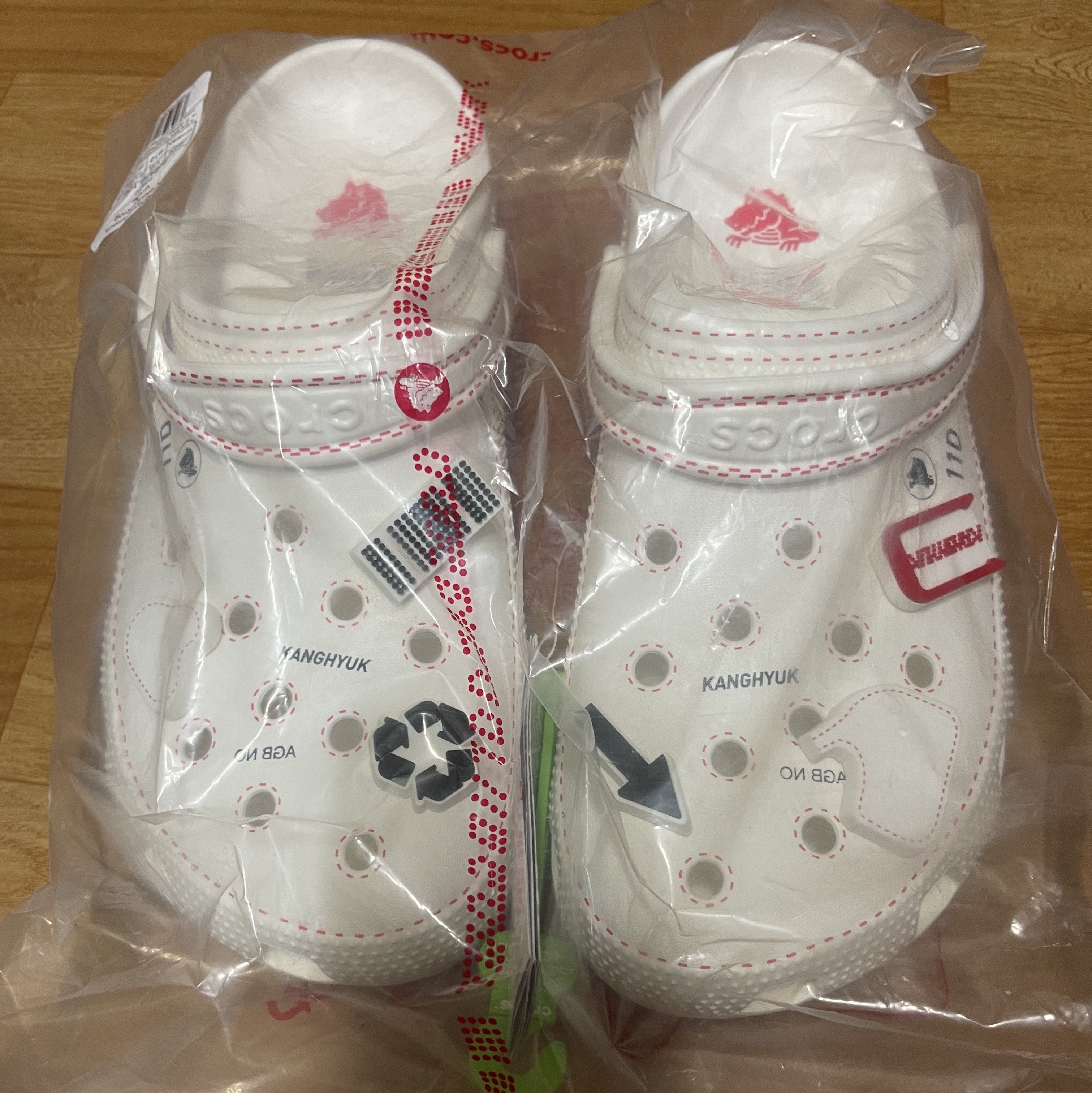 Crocs x Kanghyuk Classic Clog White 착용 스타일